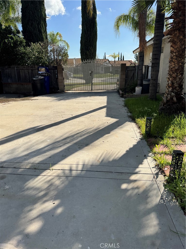 Bloomington, California, 92316, United States, 3 Bedrooms Bedrooms, ,2 BathroomsBathrooms,Residential,For Sale,2009954