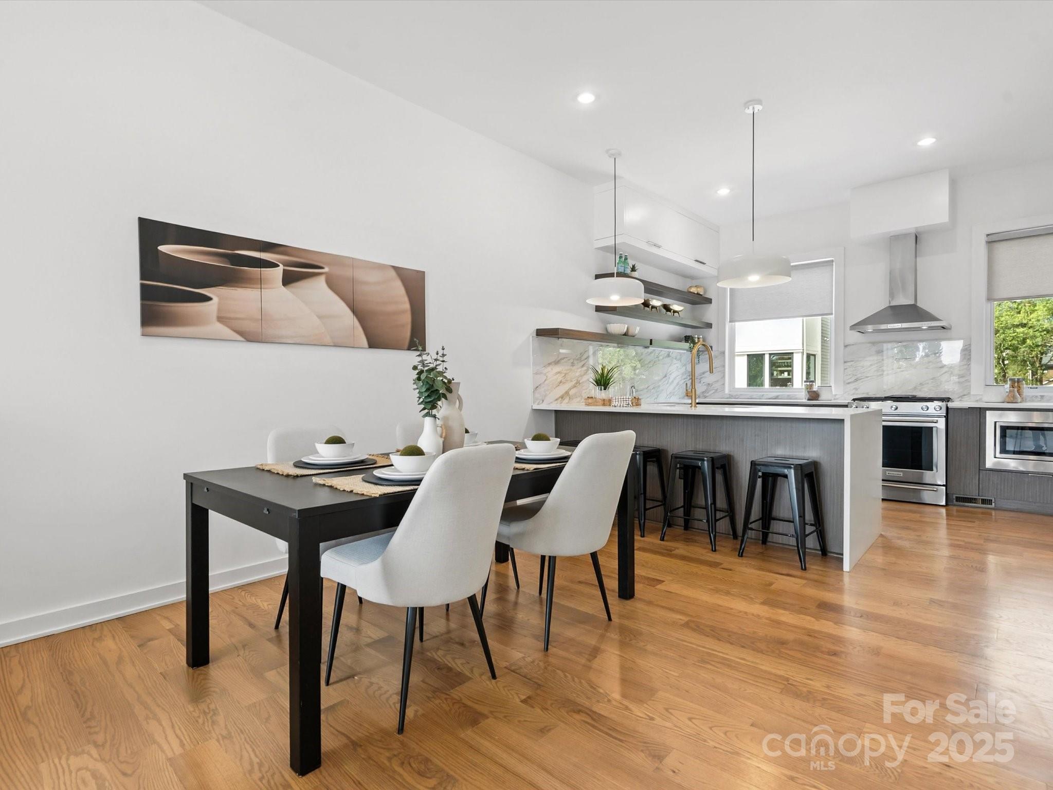 Charlotte, North Carolina, 28205, United States, 3 Bedrooms Bedrooms, ,3 BathroomsBathrooms,Residential,For Sale,1837660