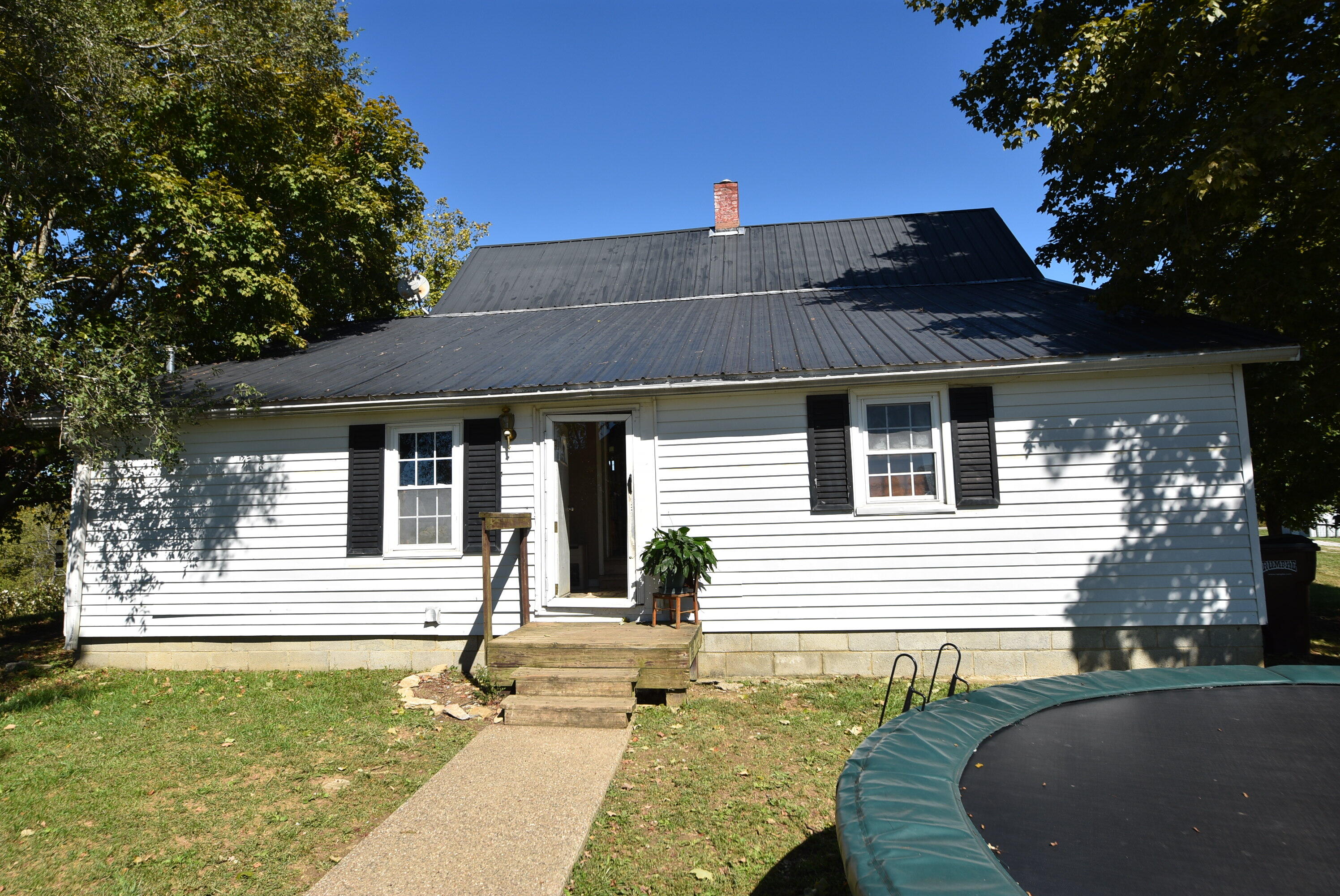 Willisburg, Kentucky, 40078, United States, 4 Bedrooms Bedrooms, ,1 BathroomBathrooms,Residential,For Sale,1962831