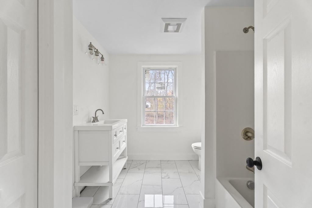 Raynham, Massachusetts, 02767, United States, 4 Bedrooms Bedrooms, ,3 BathroomsBathrooms,Residential,For Sale,2001921