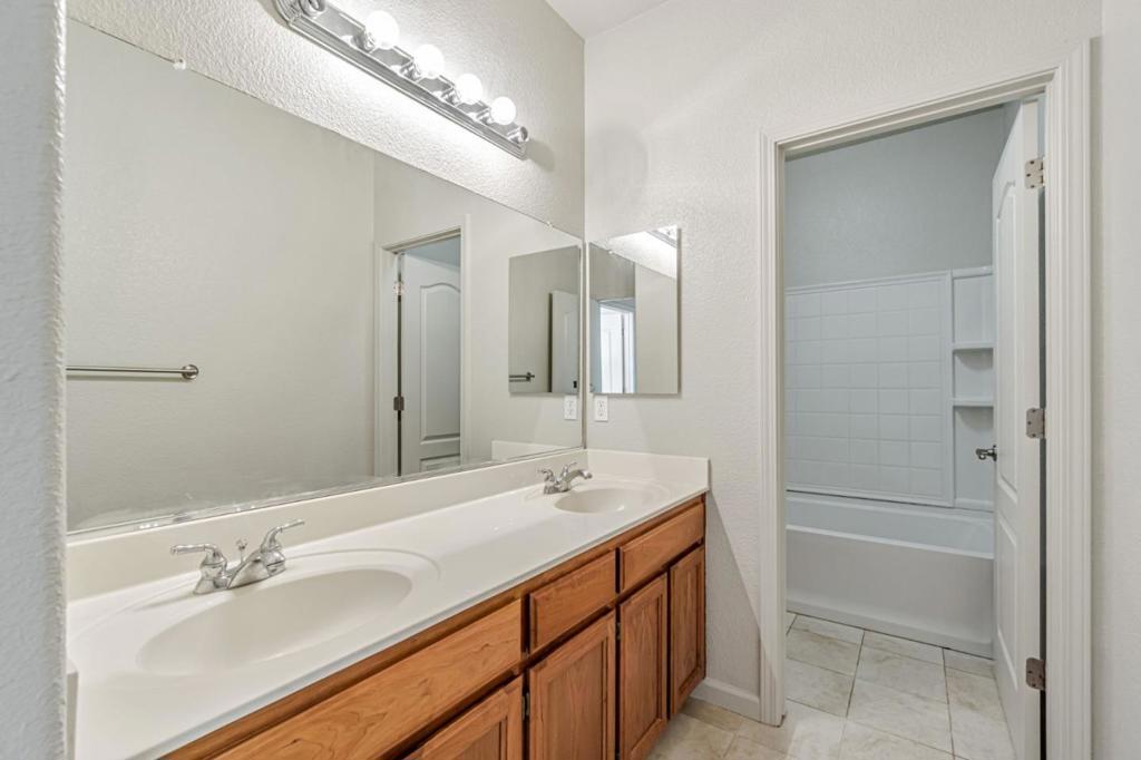Pittsburg, California, 94565, United States, 6 Bedrooms Bedrooms, ,5 BathroomsBathrooms,Residential,For Sale,1791756