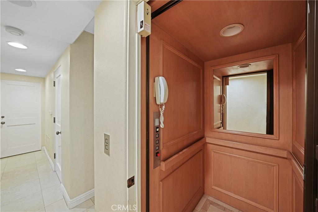 Huntington Beach, California, 92649, United States, 5 Bedrooms Bedrooms, ,5 BathroomsBathrooms,Residential,For Sale,1991081