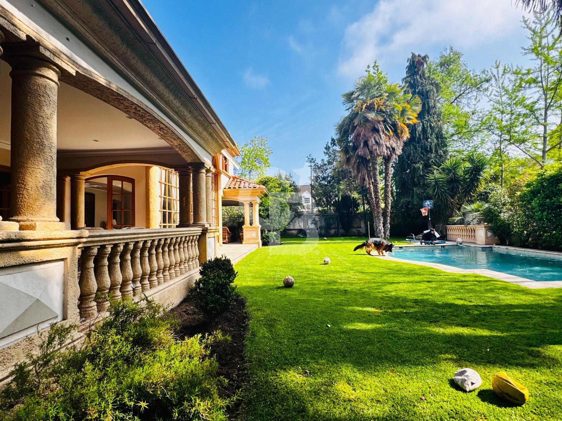 Lo Barnechea, Chile, 5 Bedrooms Bedrooms, ,5 BathroomsBathrooms,Residential,For Sale,1966133