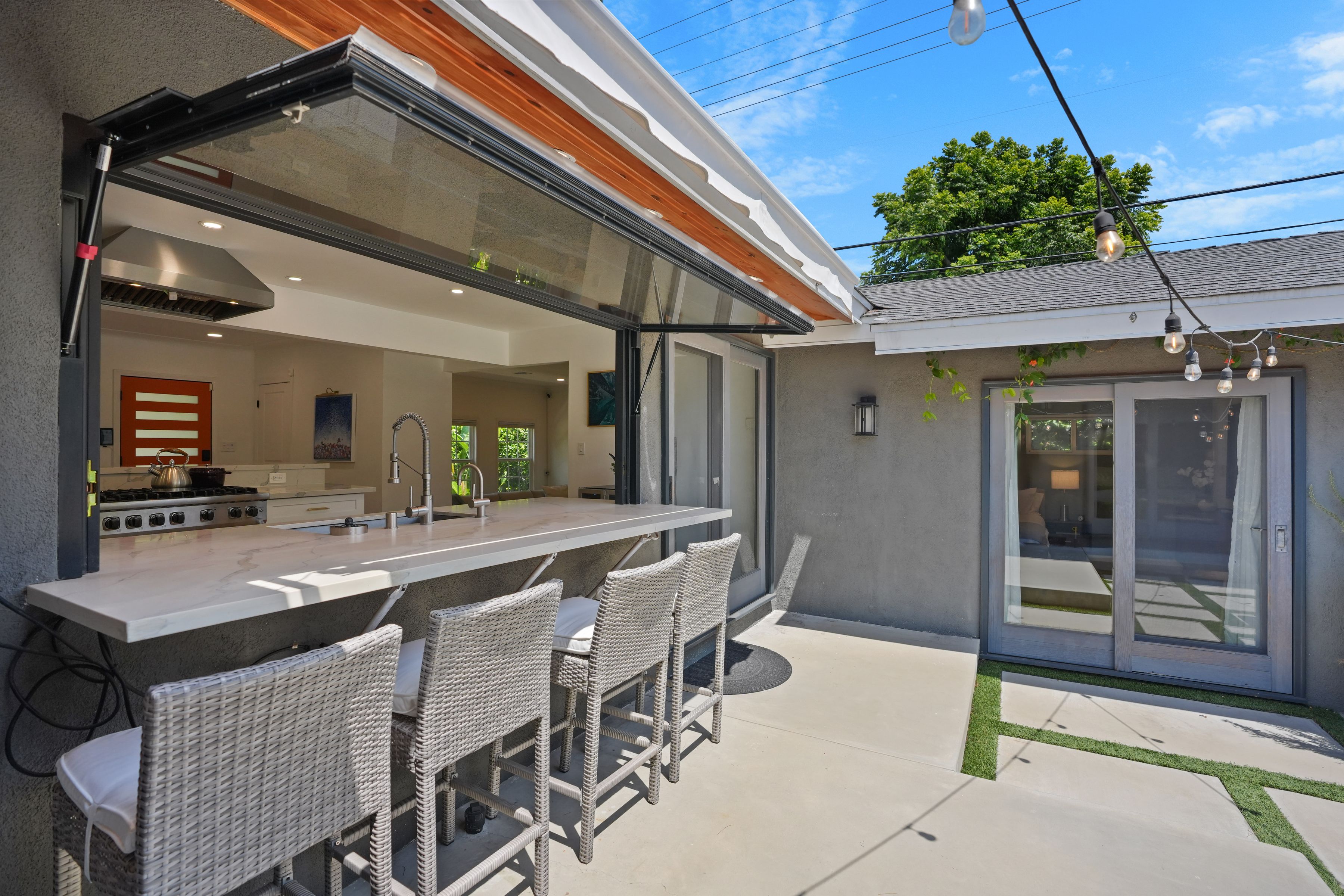  4744 Camellia Avenue - 物件實景