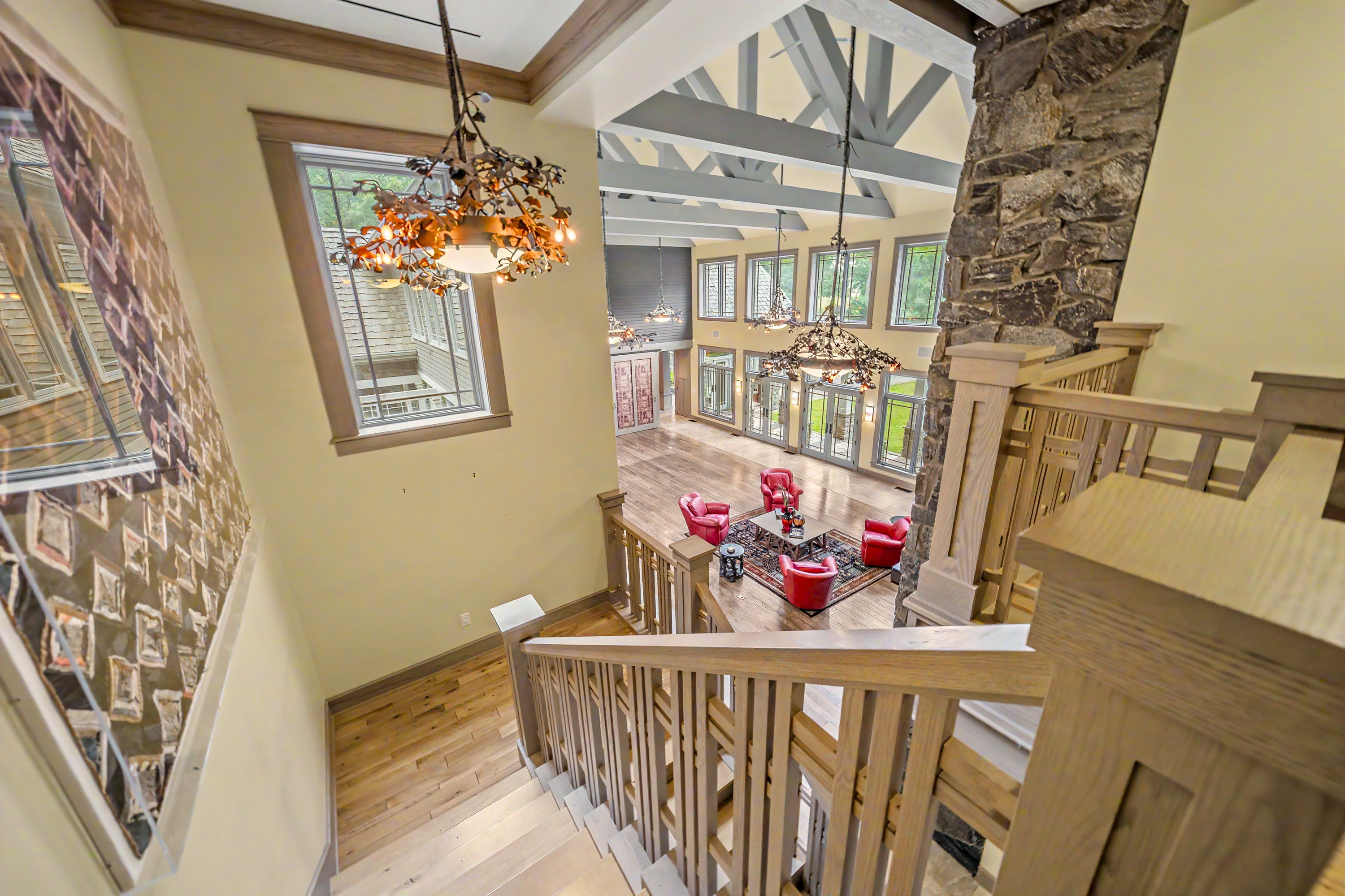  Stunning Prairie-Inspired Estate on 16 Acres of Scenic Woodlands - 物件實景