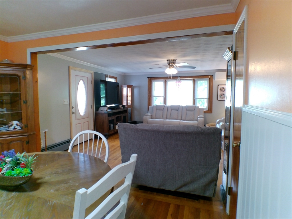 East Bridgewater, Massachusetts, 02333, United States, 4 Bedrooms Bedrooms, ,2 BathroomsBathrooms,Residential,For Sale,1922908