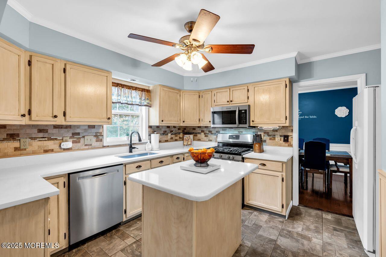 Howell, New Jersey, 07731, United States, 3 Bedrooms Bedrooms, ,3 BathroomsBathrooms,Residential,For Sale,2000438