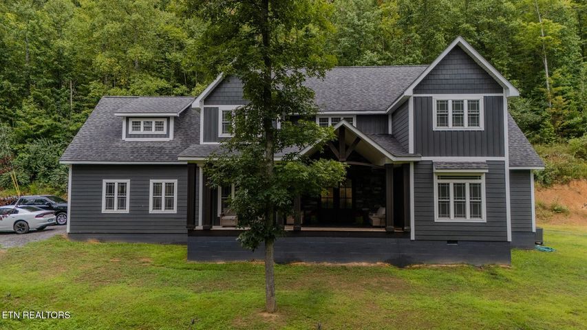 Middlesboro, Kentucky, 40965, United States, 5 Bedrooms Bedrooms, ,4 BathroomsBathrooms,Residential,For Sale,1915642