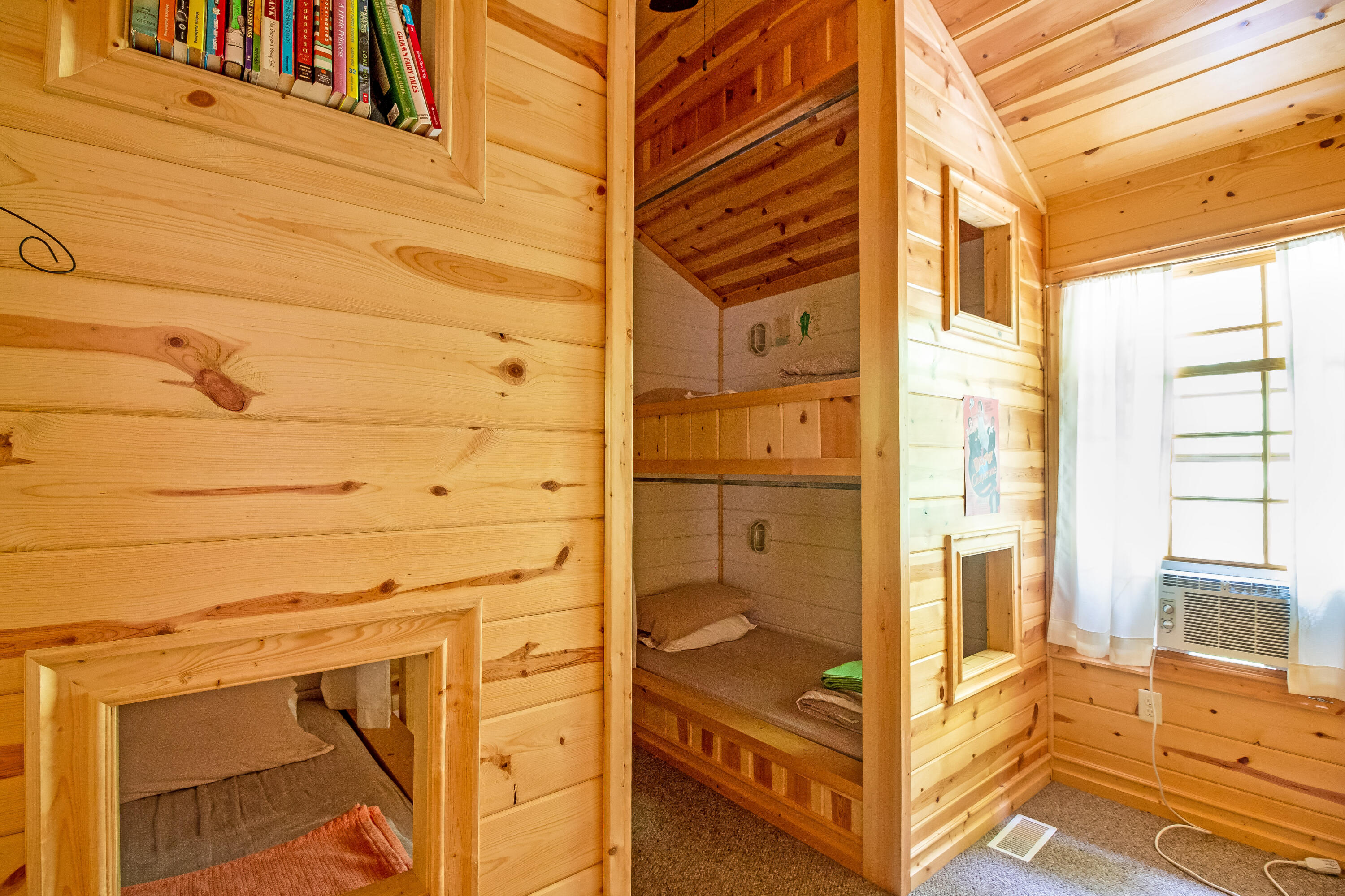 Saugatuck, Michigan, 49453, United States, 3 Bedrooms Bedrooms, ,3 BathroomsBathrooms,Residential,For Sale,1981176