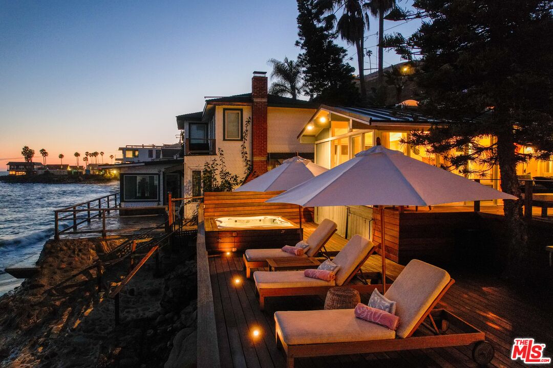 Malibu, California, 90265, United States, 3 Bedrooms Bedrooms, ,2 BathroomsBathrooms,Residential,For Sale,1992051