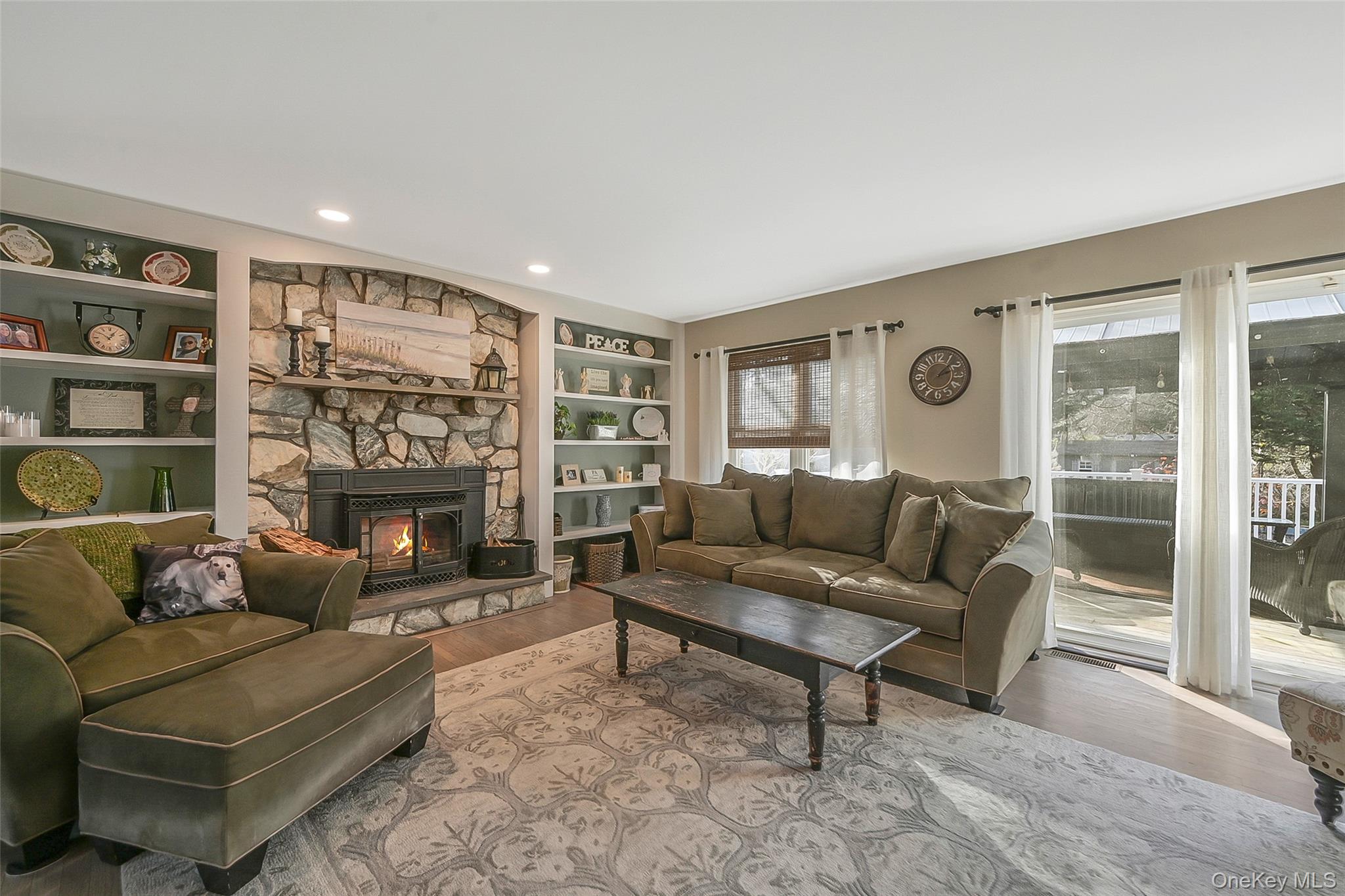 Wading River, New York, 11792, United States, 4 Bedrooms Bedrooms, ,3 BathroomsBathrooms,Residential,For Sale,2002958