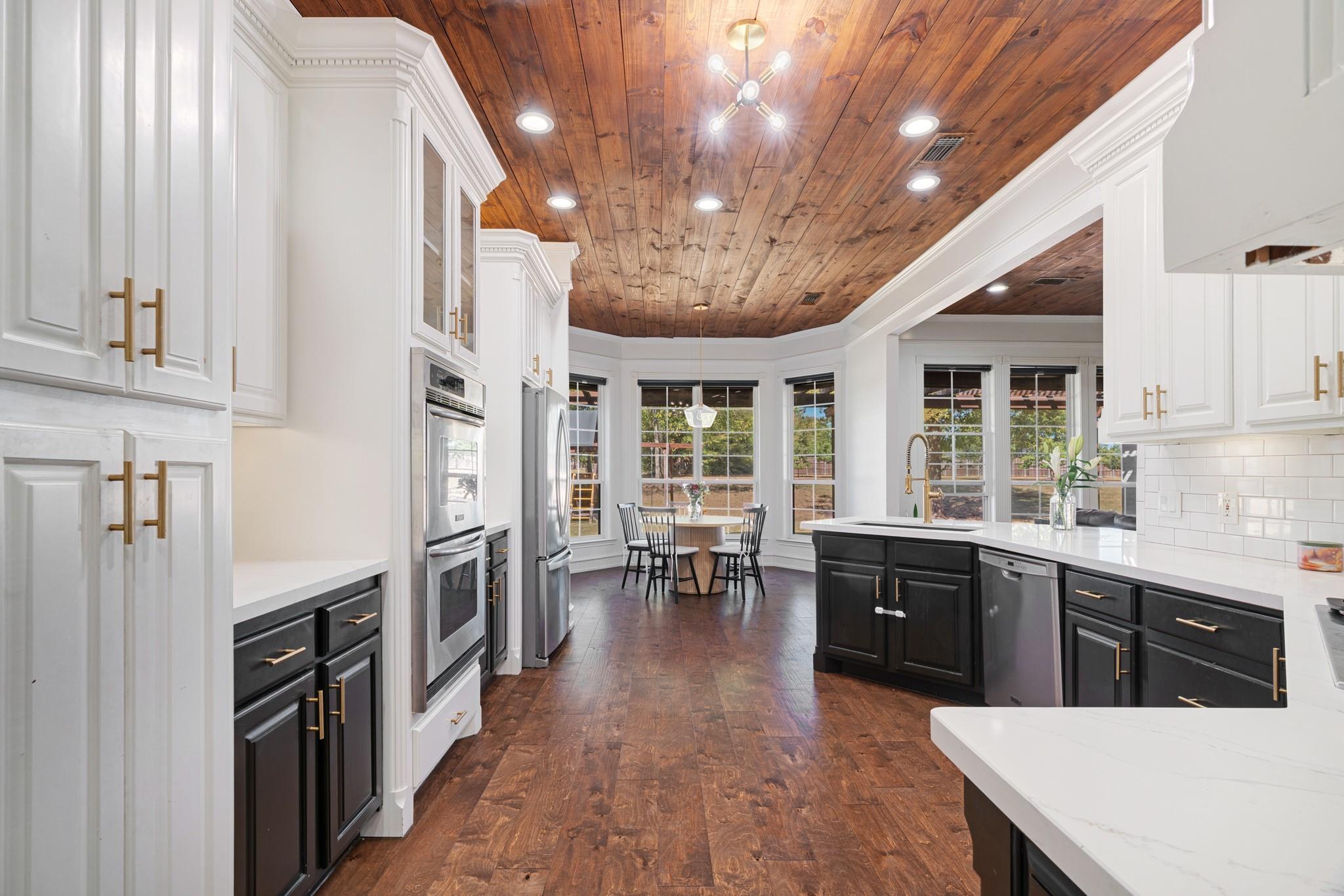 Paris, Texas, 75462, United States, 5 Bedrooms Bedrooms, ,4 BathroomsBathrooms,Residential,For Sale,1977755