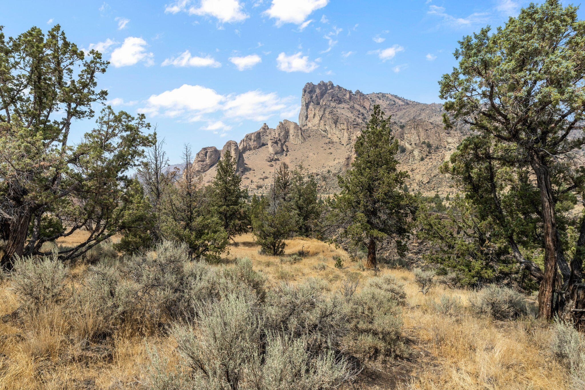 9210 NE Smith Rock Loop, Terrebonne, Oregon, 97760, United States, 2 Bedrooms Bedrooms, ,3 BathroomsBathrooms,Residential,For Sale,9210 NE Smith Rock Loop,1591545