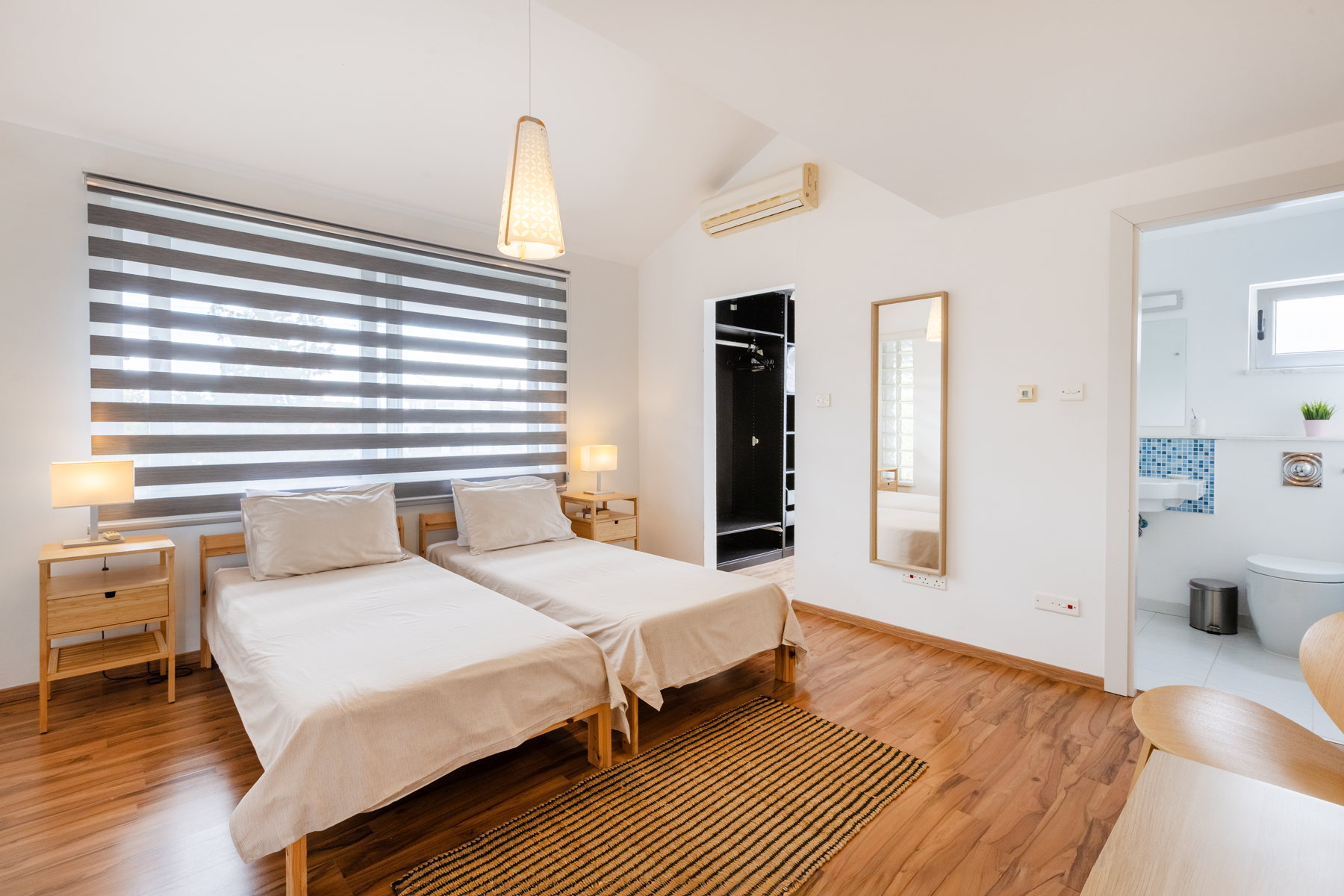  Three-Level Five-Bedroom Villa with Private Pool in Aradippou, Larnaca - 物件實景