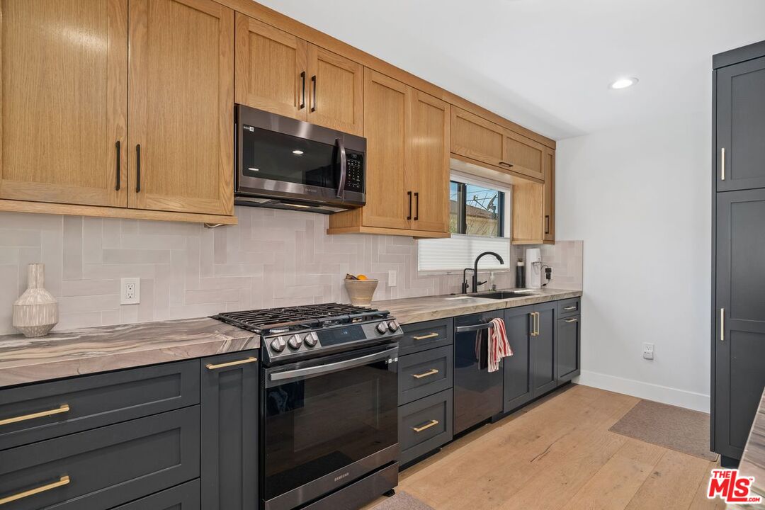 Culver City, California, 90232, United States, 3 Bedrooms Bedrooms, ,2 BathroomsBathrooms,Residential,For Sale,1911213