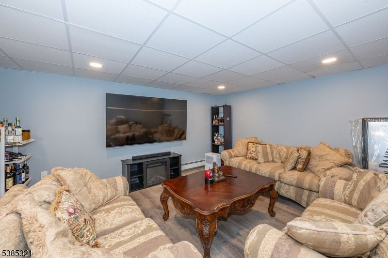 Paterson City, New Jersey, 07502, United States, 3 Bedrooms Bedrooms, ,3 BathroomsBathrooms,Residential,For Sale,1981357