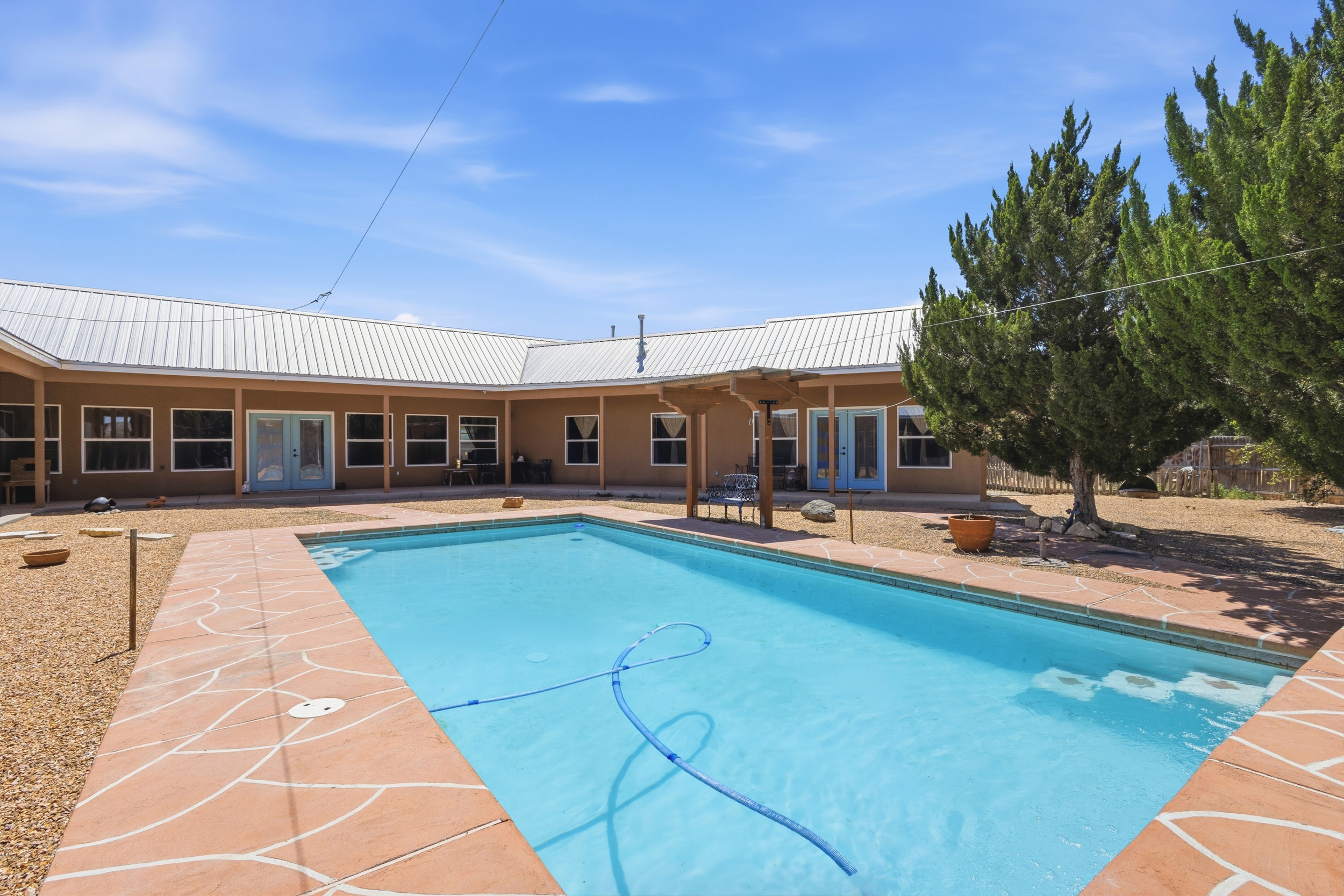 Los Lunas, New Mexico, 87031, United States, 5 Bedrooms Bedrooms, ,5 BathroomsBathrooms,Residential,For Sale,2048423