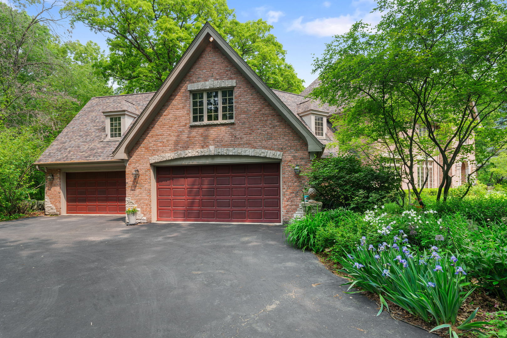 St. Charles, Illinois, 60175, United States, 4 Bedrooms Bedrooms, ,5 BathroomsBathrooms,Residential,For Sale,1848567