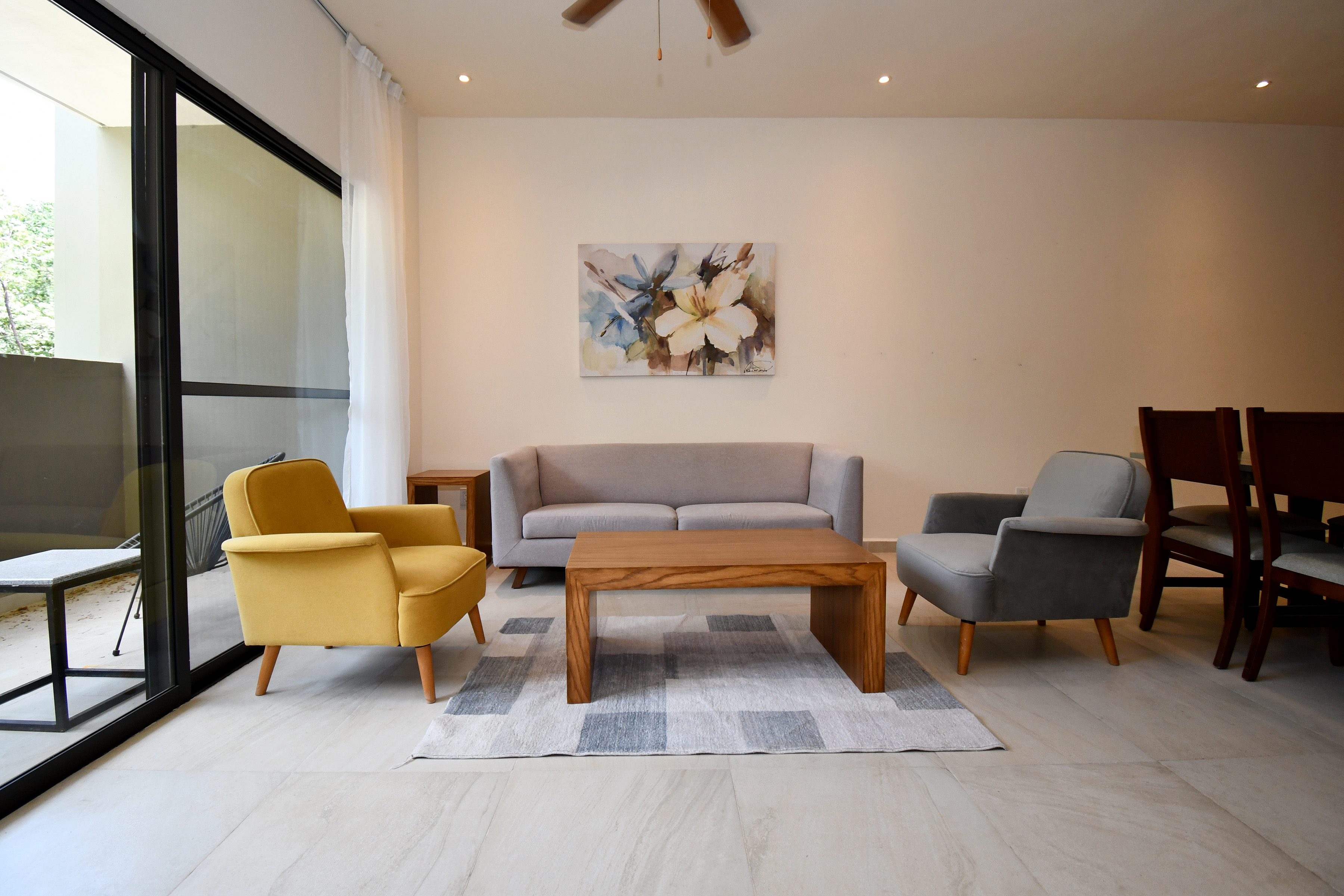  Comfort and Convenience in an Expansive Three-Bedroom Residence - 物件實景