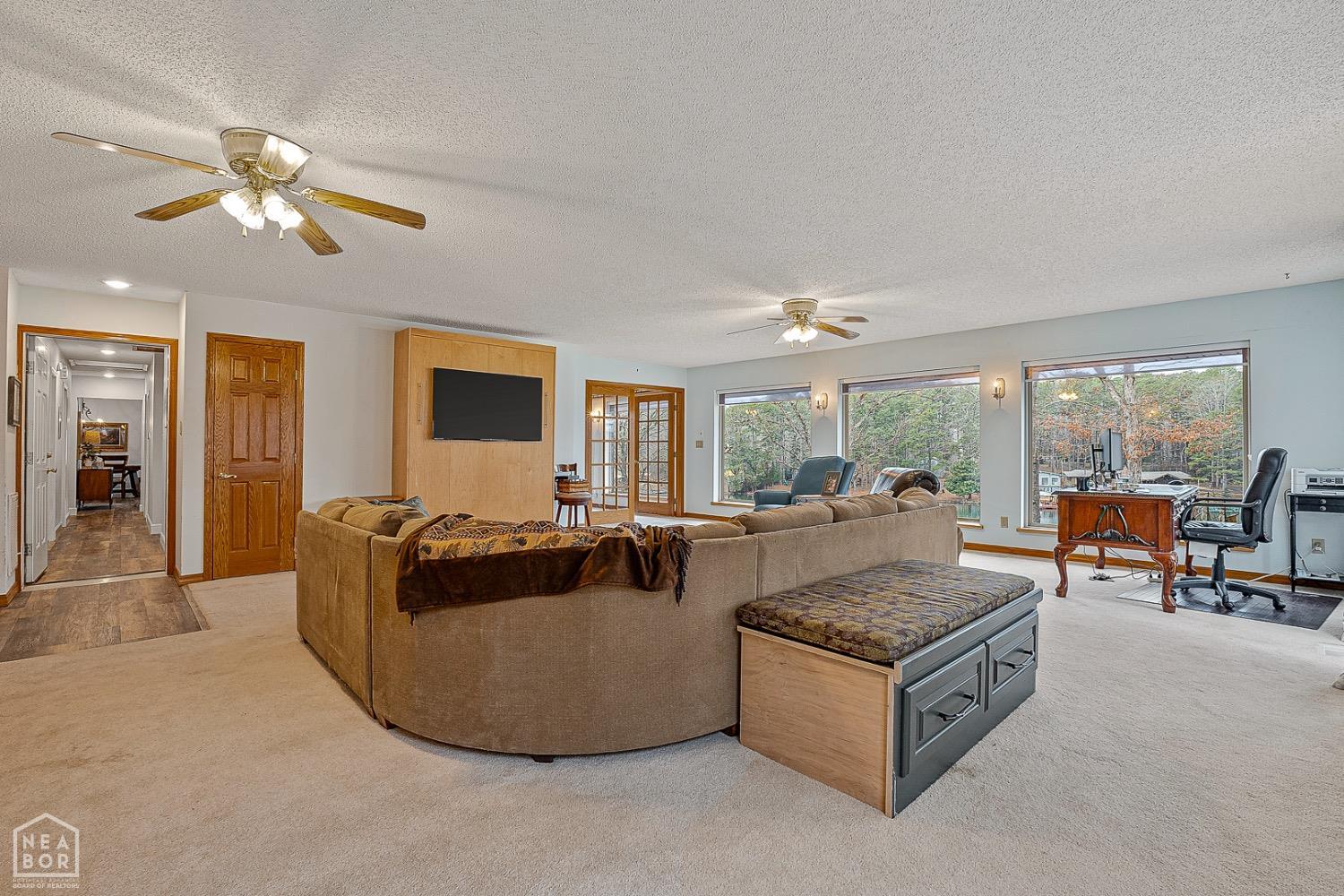 Cherokee Village, Arkansas, 72529, United States, 6 Bedrooms Bedrooms, ,3 BathroomsBathrooms,Residential,For Sale,1983477