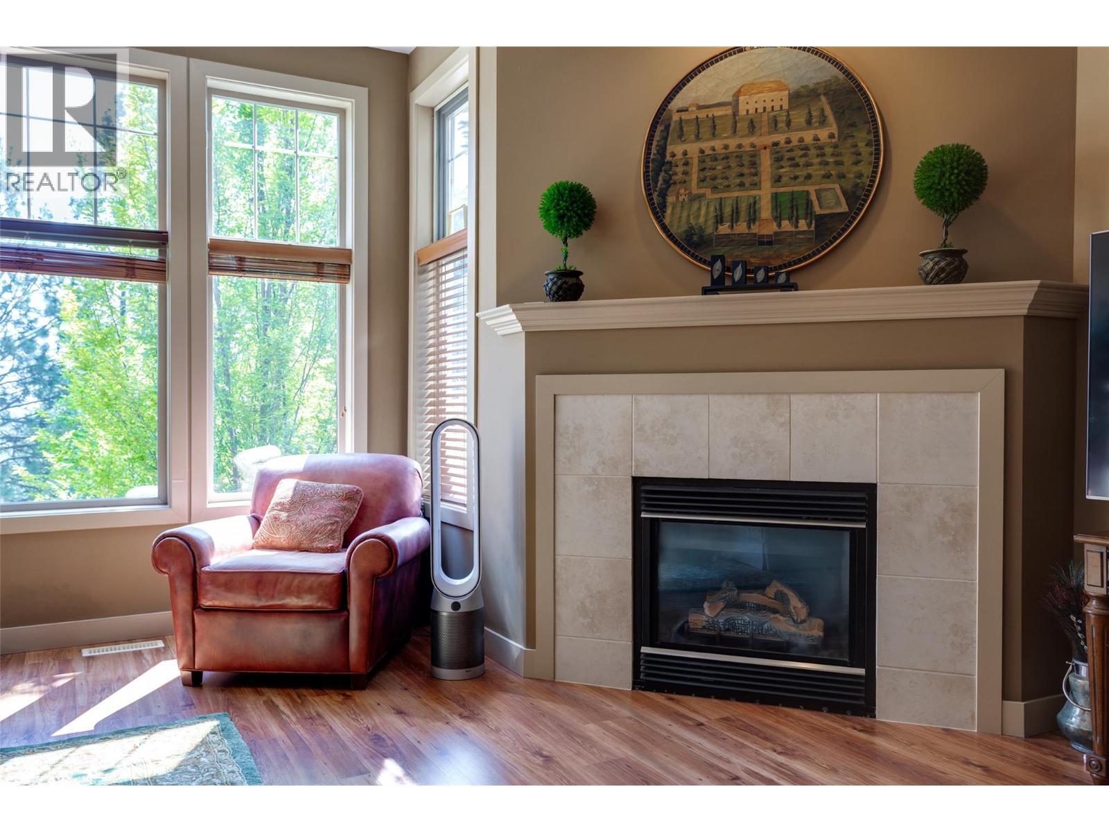 KELOWNA, British Columbia, V1V 2V9, CA, 2 Bedrooms Bedrooms, ,2 BathroomsBathrooms,Residential,For Sale,1960858