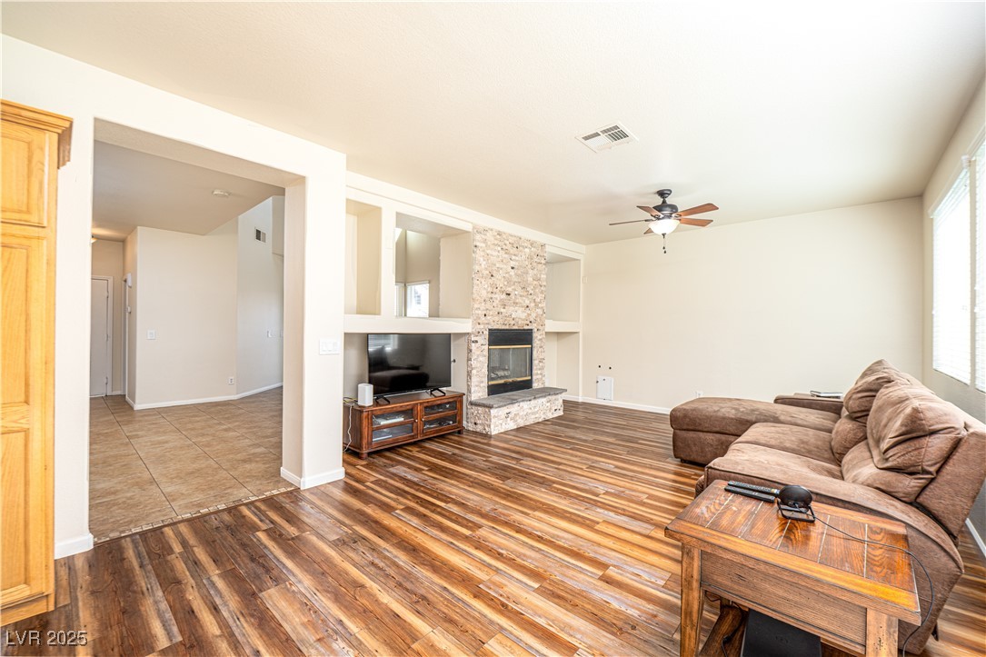 Las Vegas, Nevada, 89129, United States, 4 Bedrooms Bedrooms, ,3 BathroomsBathrooms,Residential,For Sale,1958001