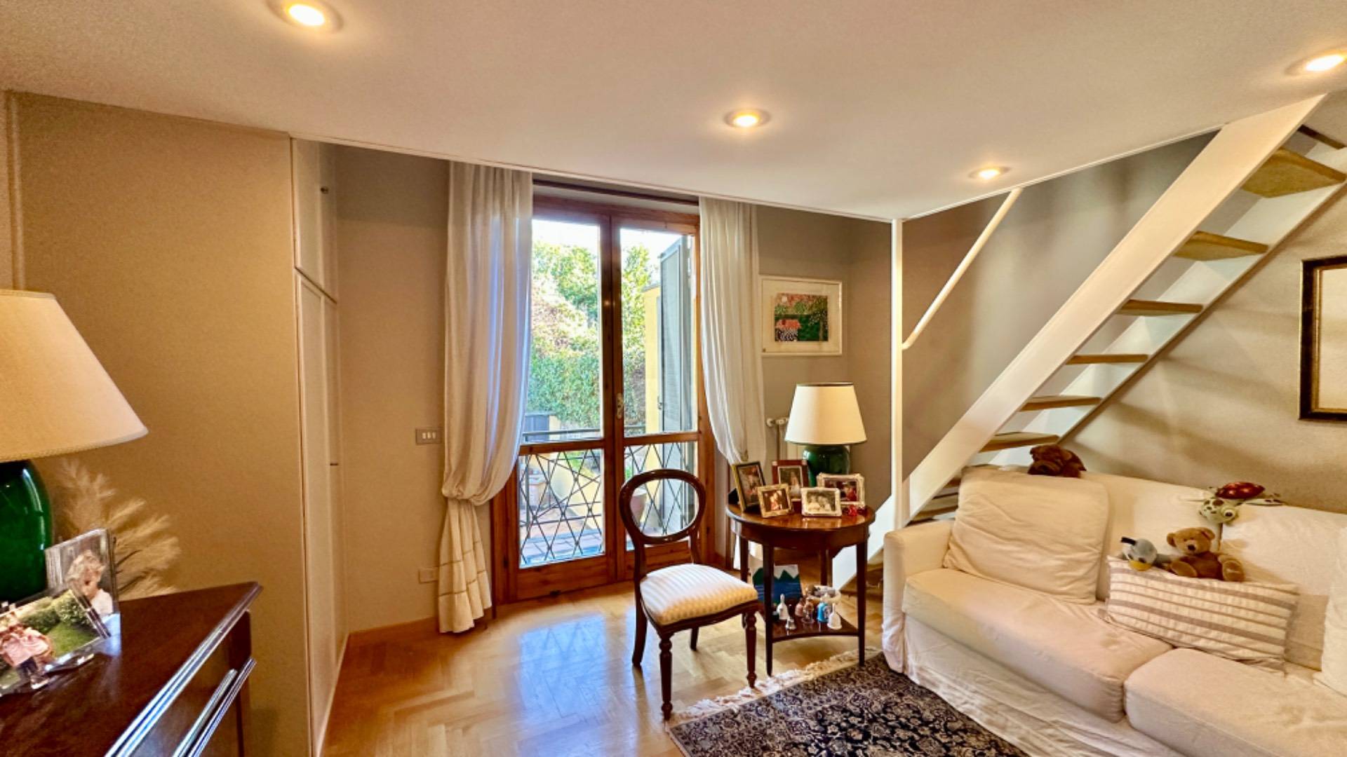 Roma, Roma, 00100, IT, 4 Bedrooms Bedrooms, ,3 BathroomsBathrooms,Residential,For Sale,1746322