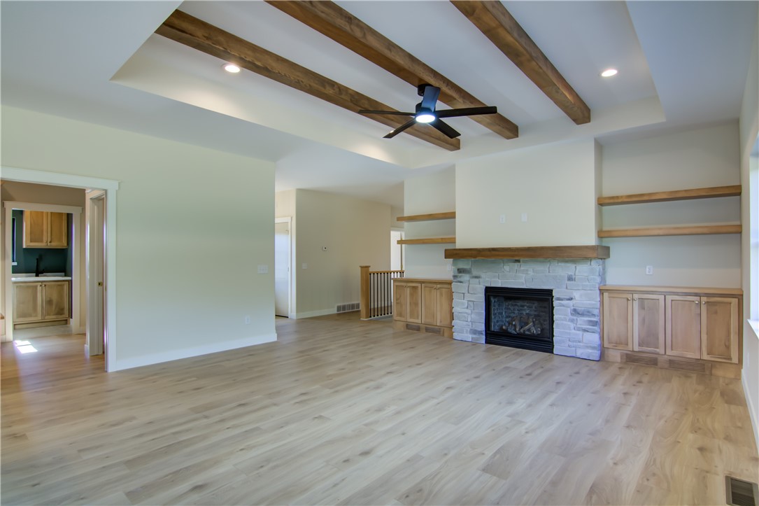 Eau Claire, Wisconsin, 54701, United States, 3 Bedrooms Bedrooms, ,2 BathroomsBathrooms,Residential,For Sale,1984514