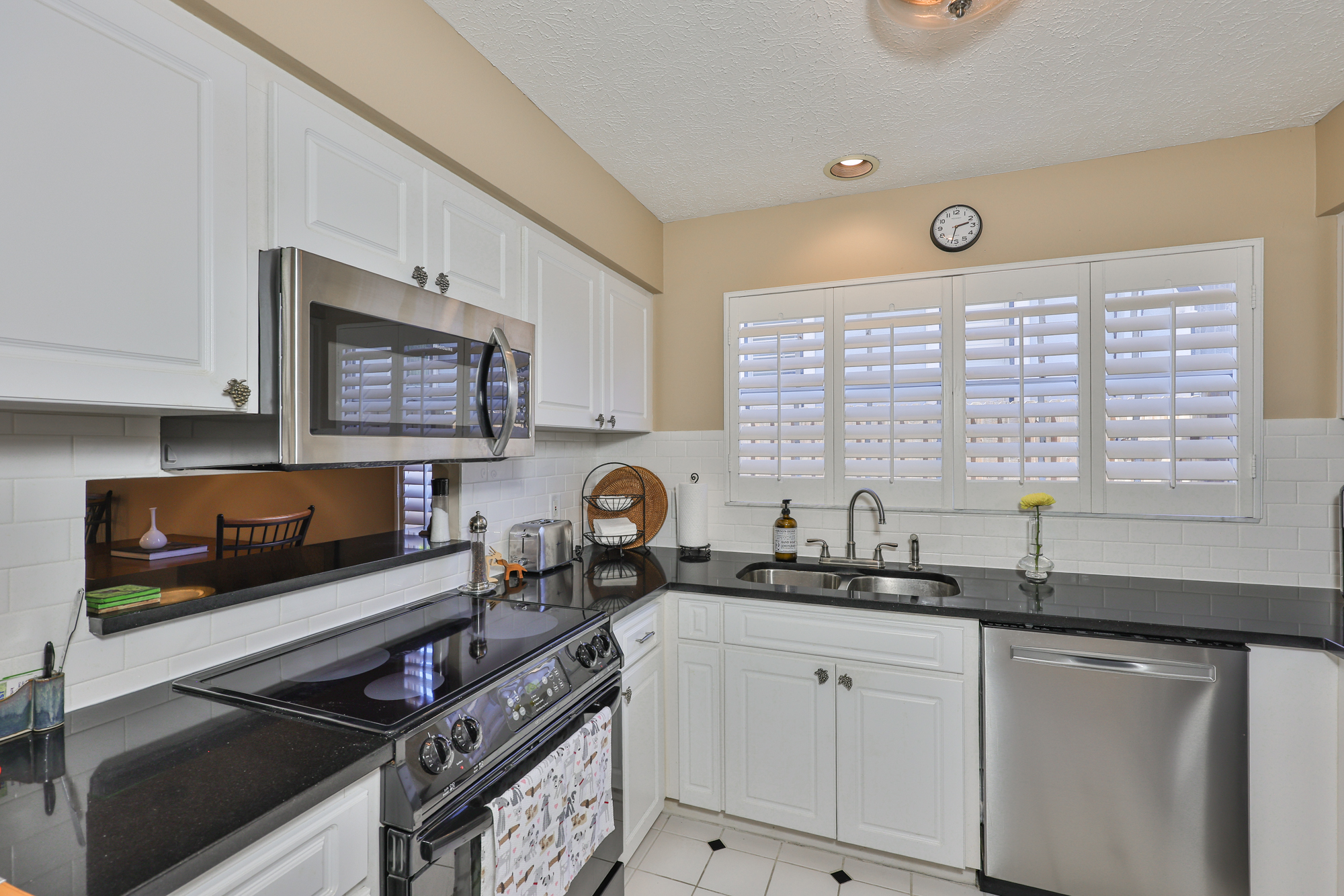 Tampa, Florida, 33629, United States, 2 Bedrooms Bedrooms, ,3 BathroomsBathrooms,Residential,For Sale,1981807