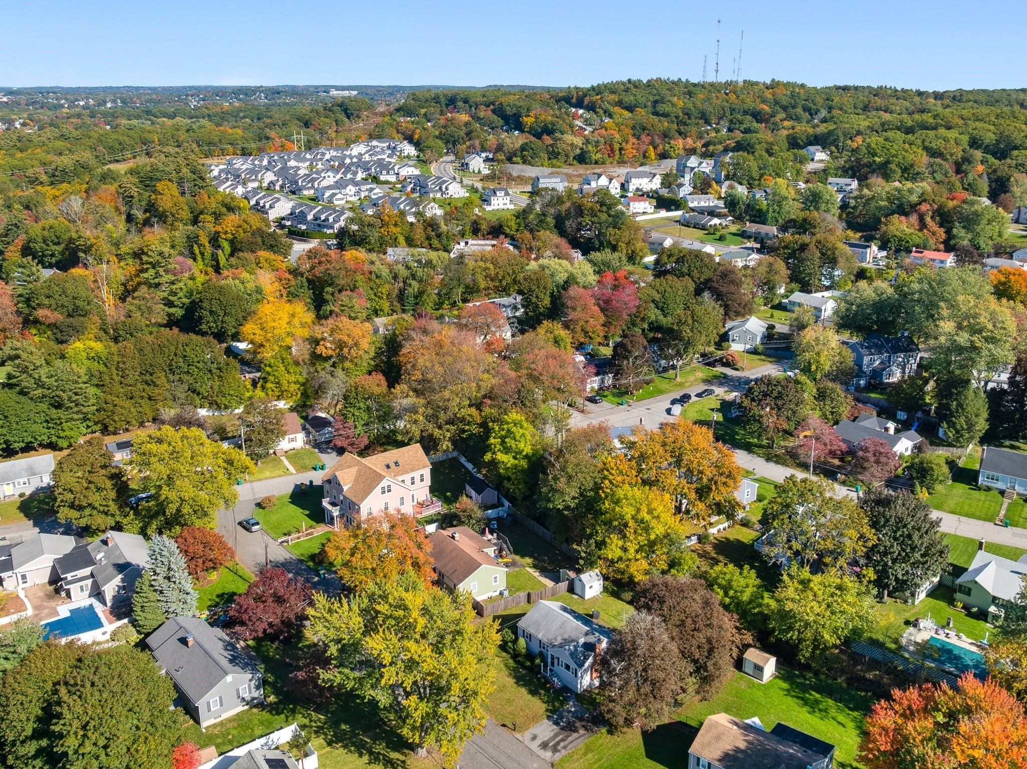  15 Carson, Woburn, MA, 01801 - 物件實景