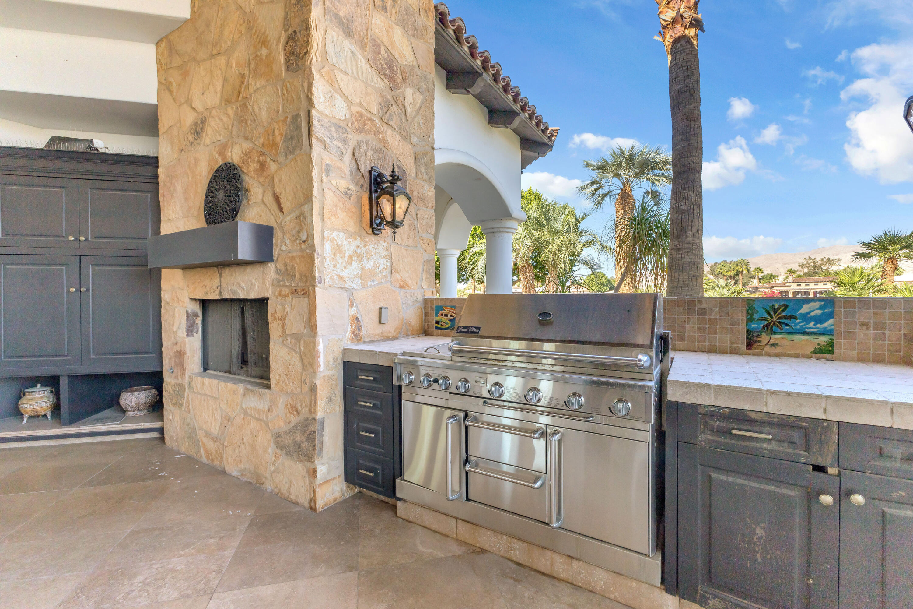 Indio, California, 92203, United States, 5 Bedrooms Bedrooms, ,4 BathroomsBathrooms,Residential,For Sale,1992835