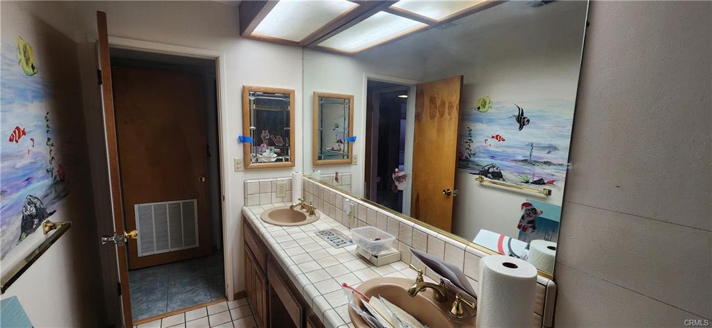 Bloomington, California, 92316, United States, 5 Bedrooms Bedrooms, ,2 BathroomsBathrooms,Residential,For Sale,2008810