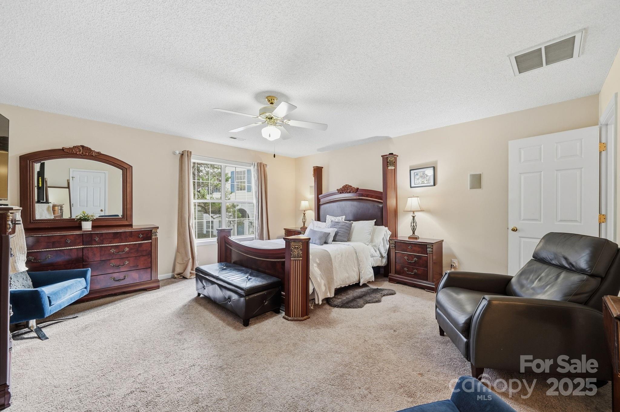 Charlotte, North Carolina, 28210, United States, 4 Bedrooms Bedrooms, ,3 BathroomsBathrooms,Residential,For Sale,2002030