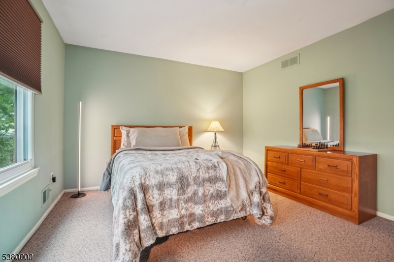 Edison Twp., New Jersey, 08820, United States, 2 Bedrooms Bedrooms, ,2 BathroomsBathrooms,Residential,For Sale,1926021