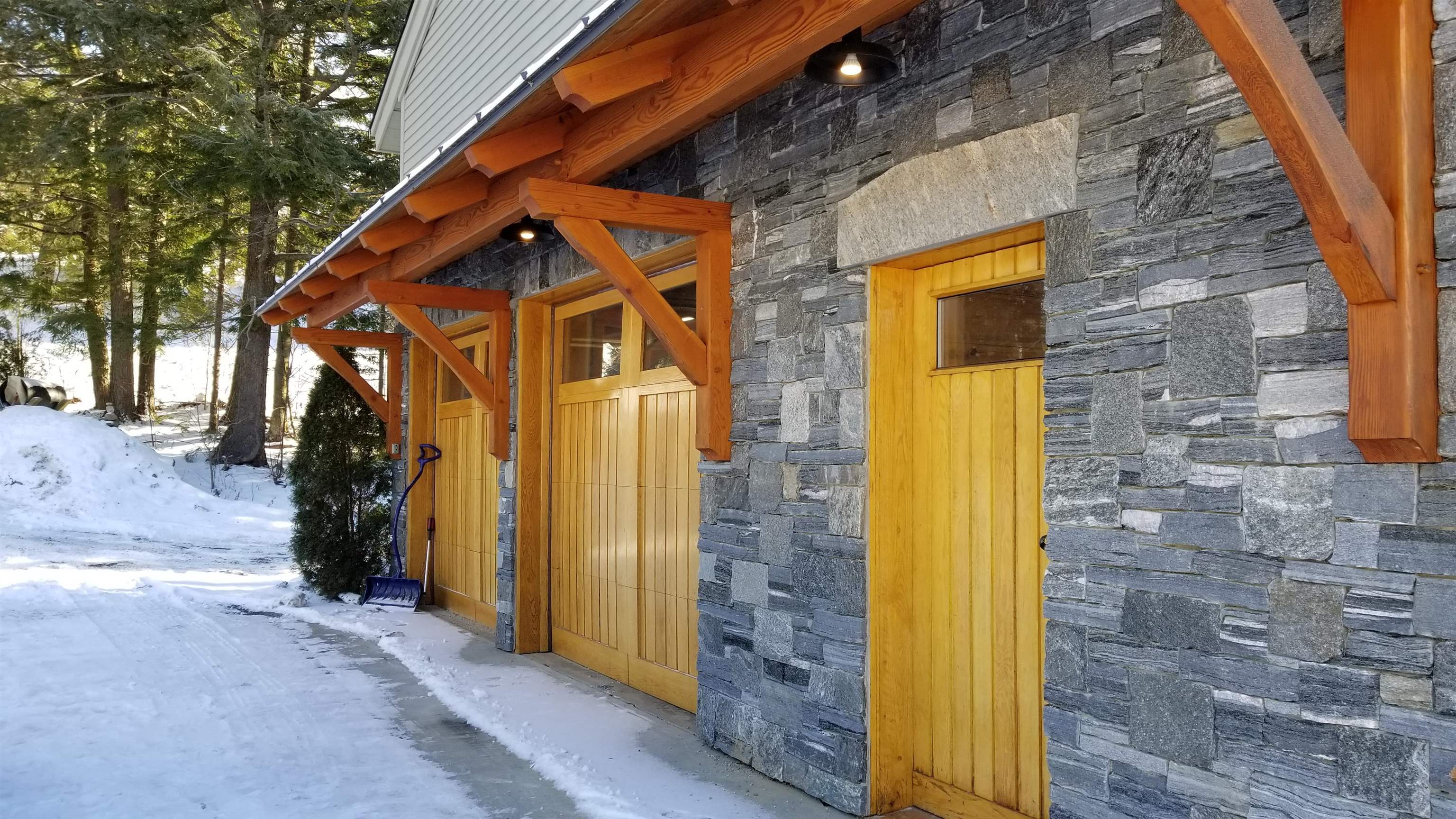  426 Roaring Brook Road - 物件實景