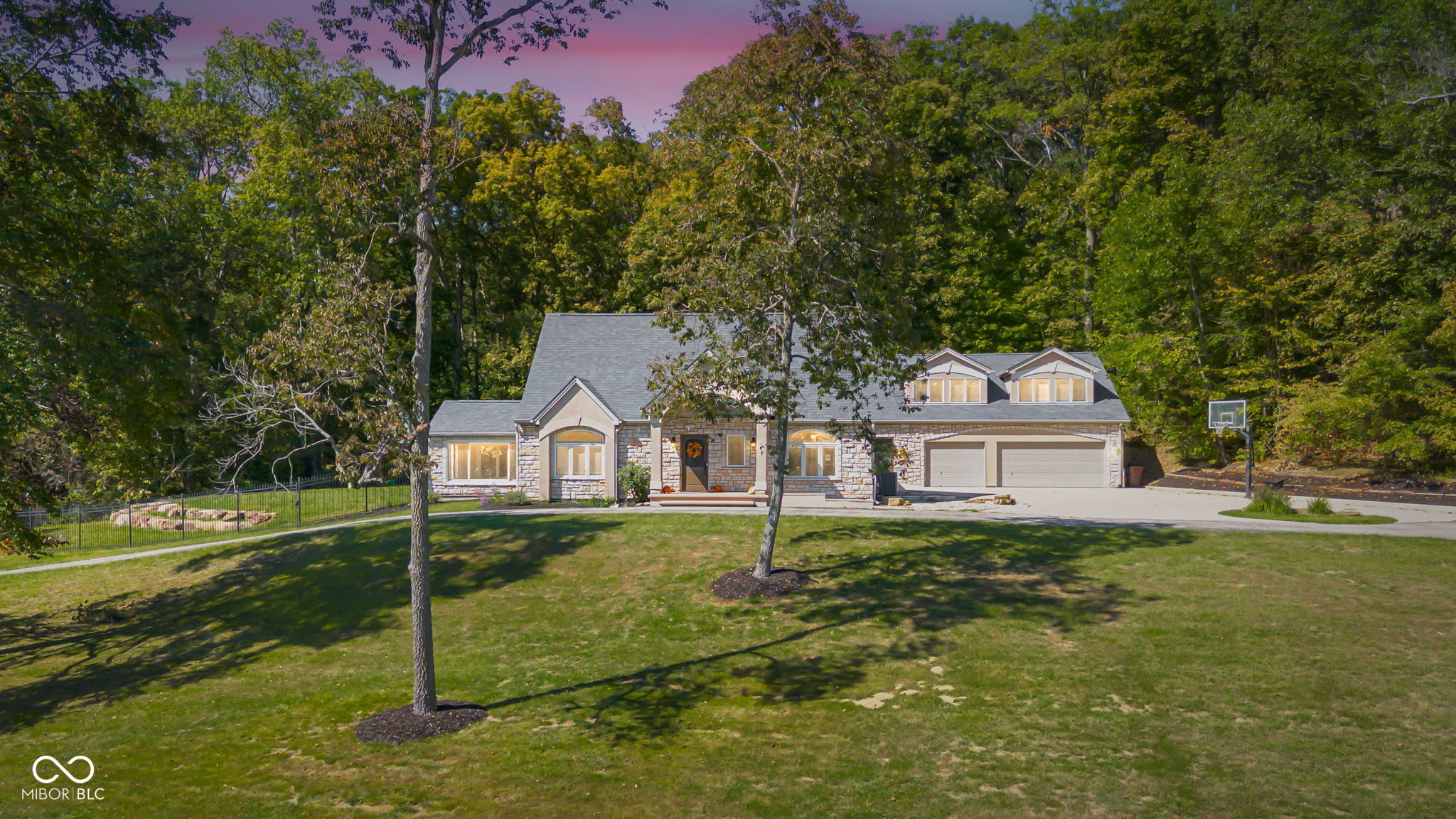 Columbus, Indiana, 47201, United States, 5 Bedrooms Bedrooms, ,6 BathroomsBathrooms,Residential,For Sale,1982008