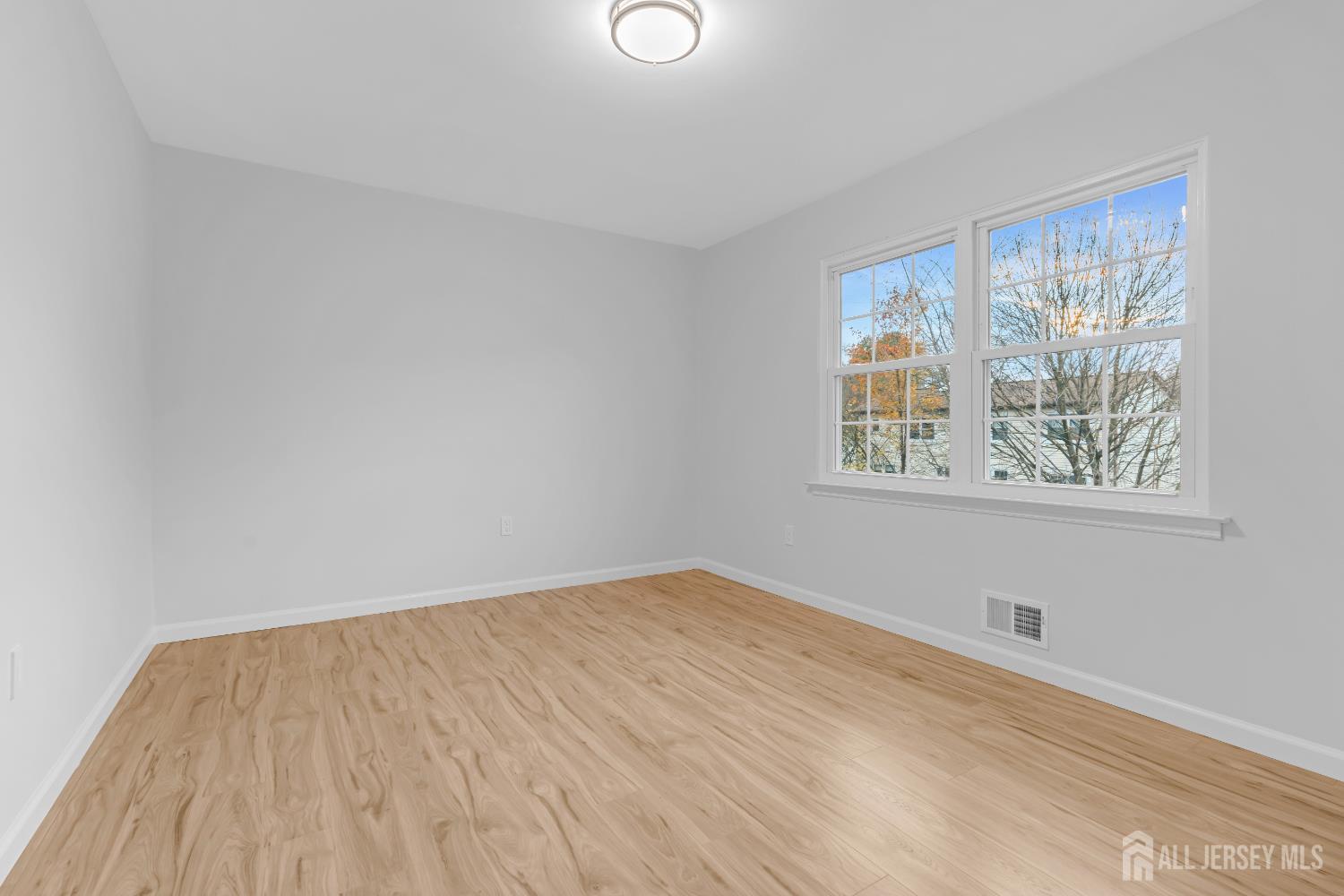 East Brunswick, New Jersey, 08816, United States, 3 Bedrooms Bedrooms, ,3 BathroomsBathrooms,Residential,For Sale,2001983