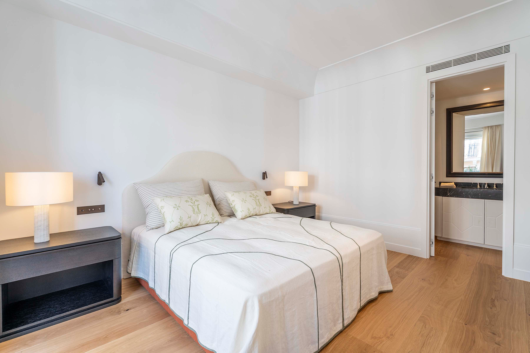  Exclusive 4th floor with garage and designer renovation in Justicia. Madrid - 物件實景