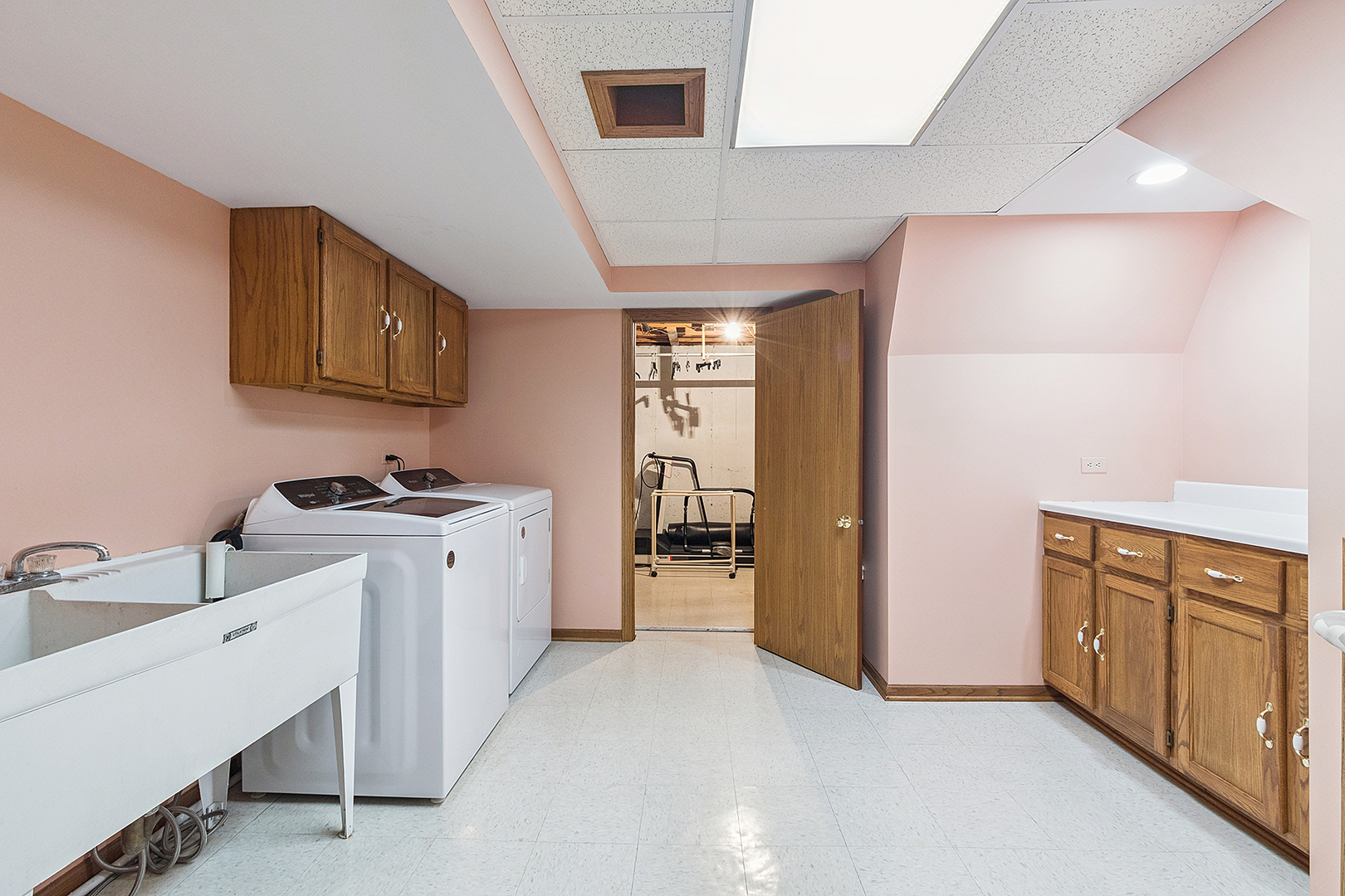 Orland Park, Illinois, 60462, United States, 4 Bedrooms Bedrooms, ,3 BathroomsBathrooms,Residential,For Sale,1865002