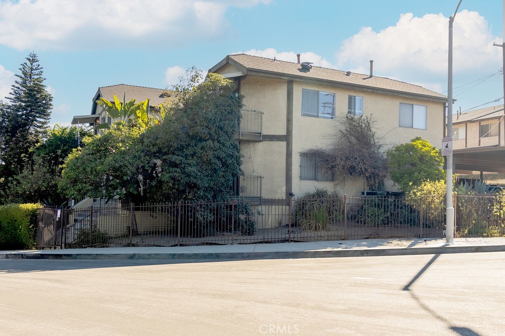 Los Angeles, California, 90065, United States, 2 Bedrooms Bedrooms, ,2 BathroomsBathrooms,Residential,For Sale,1974609