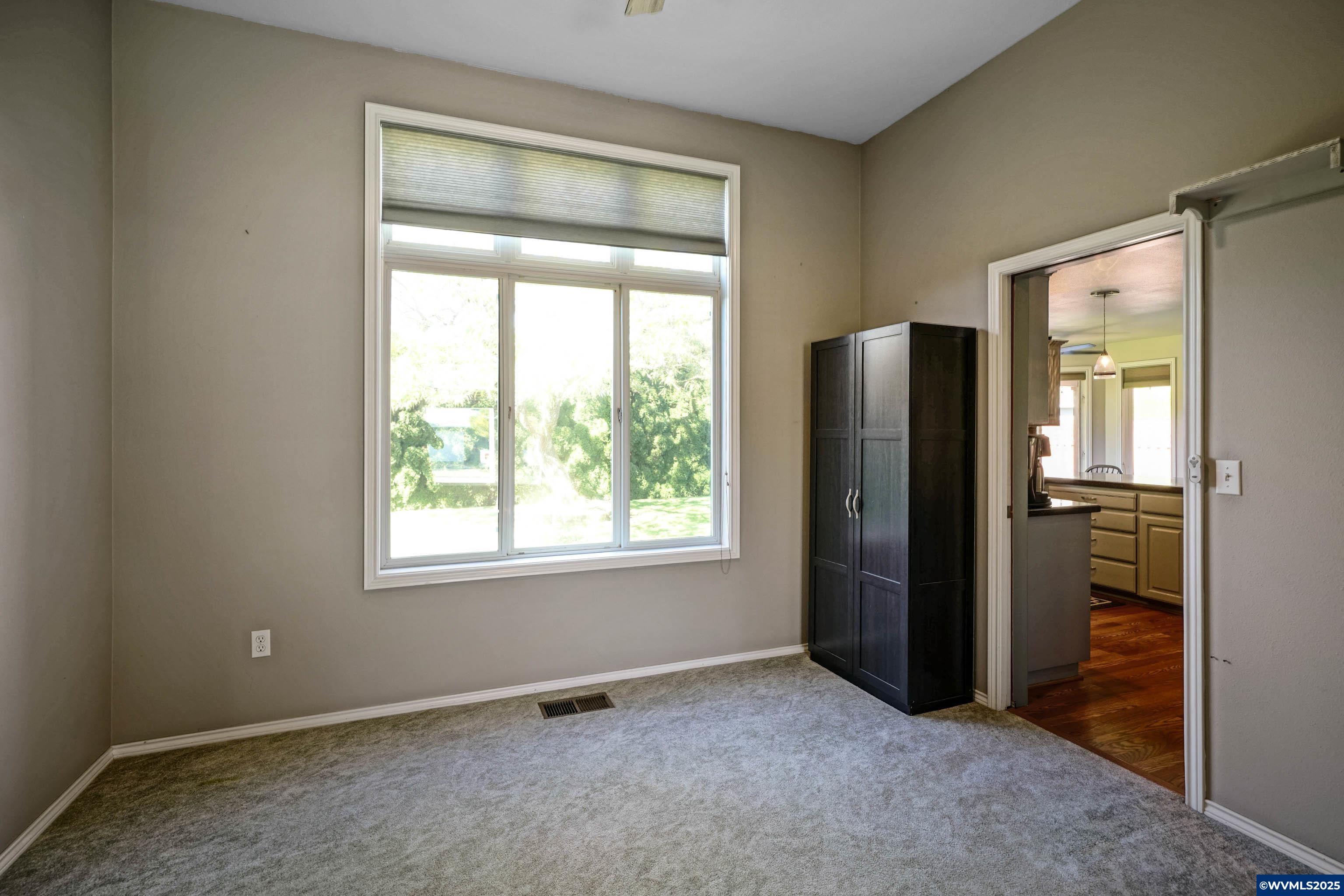 Mcminnville, Oregon, 97128, United States, 3 Bedrooms Bedrooms, ,3 BathroomsBathrooms,Residential,For Sale,1949725