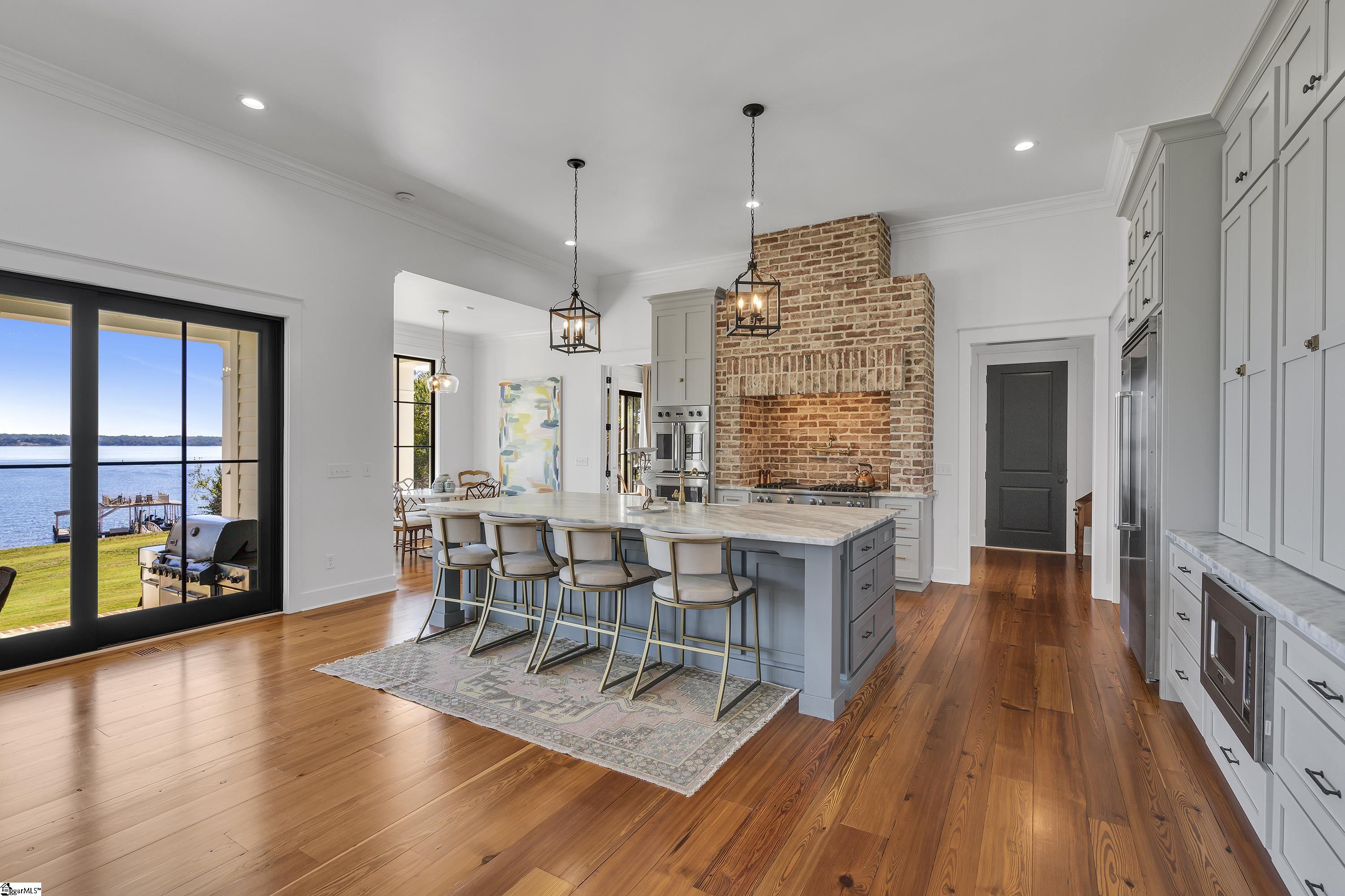 Townville, South Carolina, 29689, United States, 7 Bedrooms Bedrooms, ,7 BathroomsBathrooms,Residential,For Sale,1995910