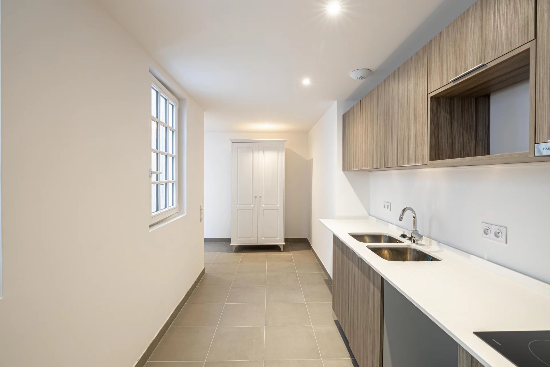 Antibes, Provence-Alpes-Côte d’Azur, 06600, FR, 3 Bedrooms Bedrooms, ,3 BathroomsBathrooms,Residential,For Sale,1759694