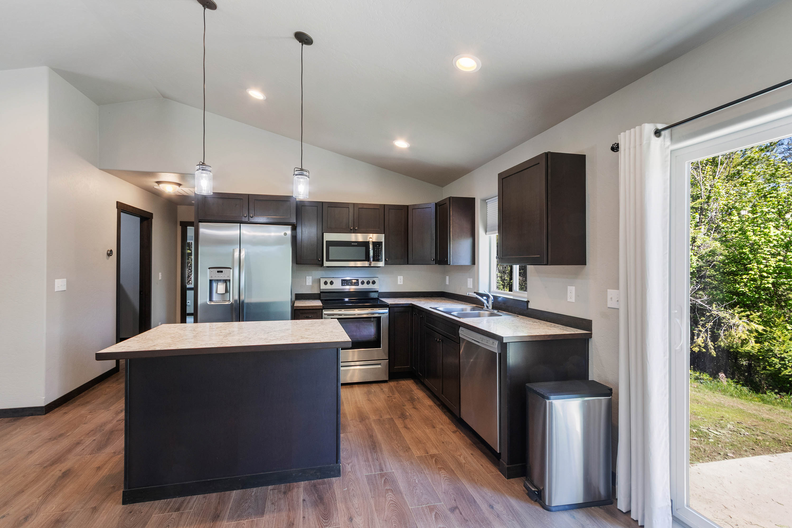 Sagle, Idaho, 83860, United States, 3 Bedrooms Bedrooms, ,2 BathroomsBathrooms,Residential,For Sale,1996409