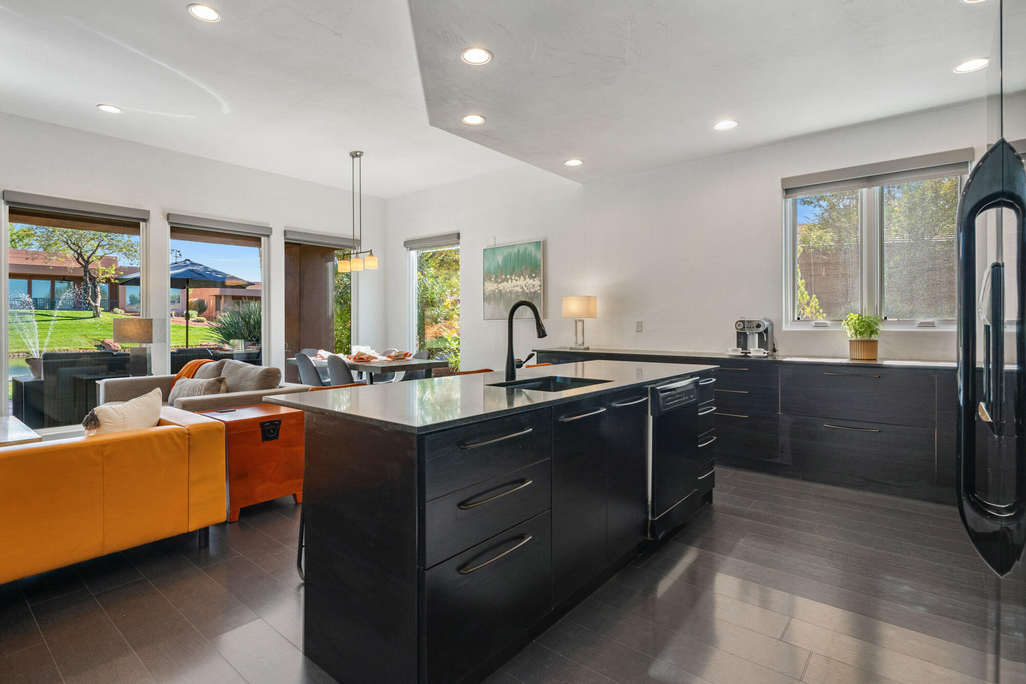 St George, Utah, 84770, United States, 2 Bedrooms Bedrooms, ,Residential,For Sale,1991910