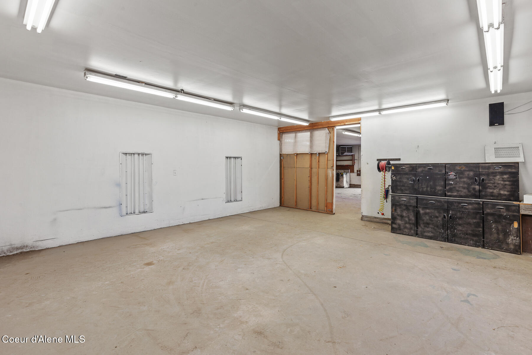 Rathdrum, Idaho, 83858, United States, 2 Bedrooms Bedrooms, ,1 BathroomBathrooms,Residential,For Sale,1981351