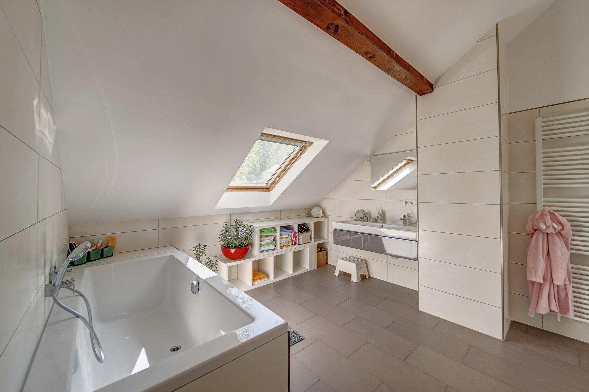  Spacious semi-detached house in an idyllic location - 物件實景