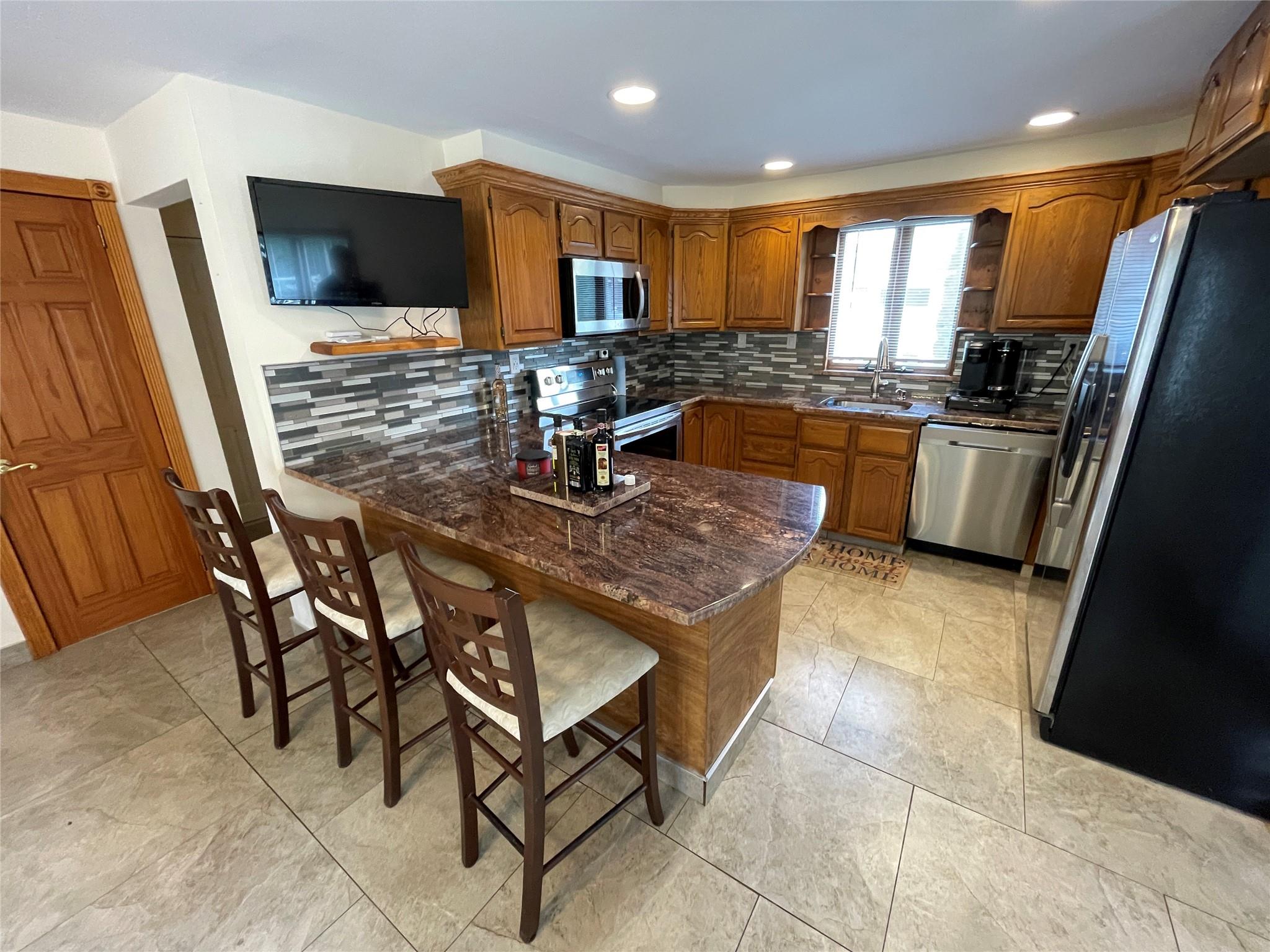 West Islip, New York, 11795, United States, 4 Bedrooms Bedrooms, ,3 BathroomsBathrooms,Residential,For Sale,1869198