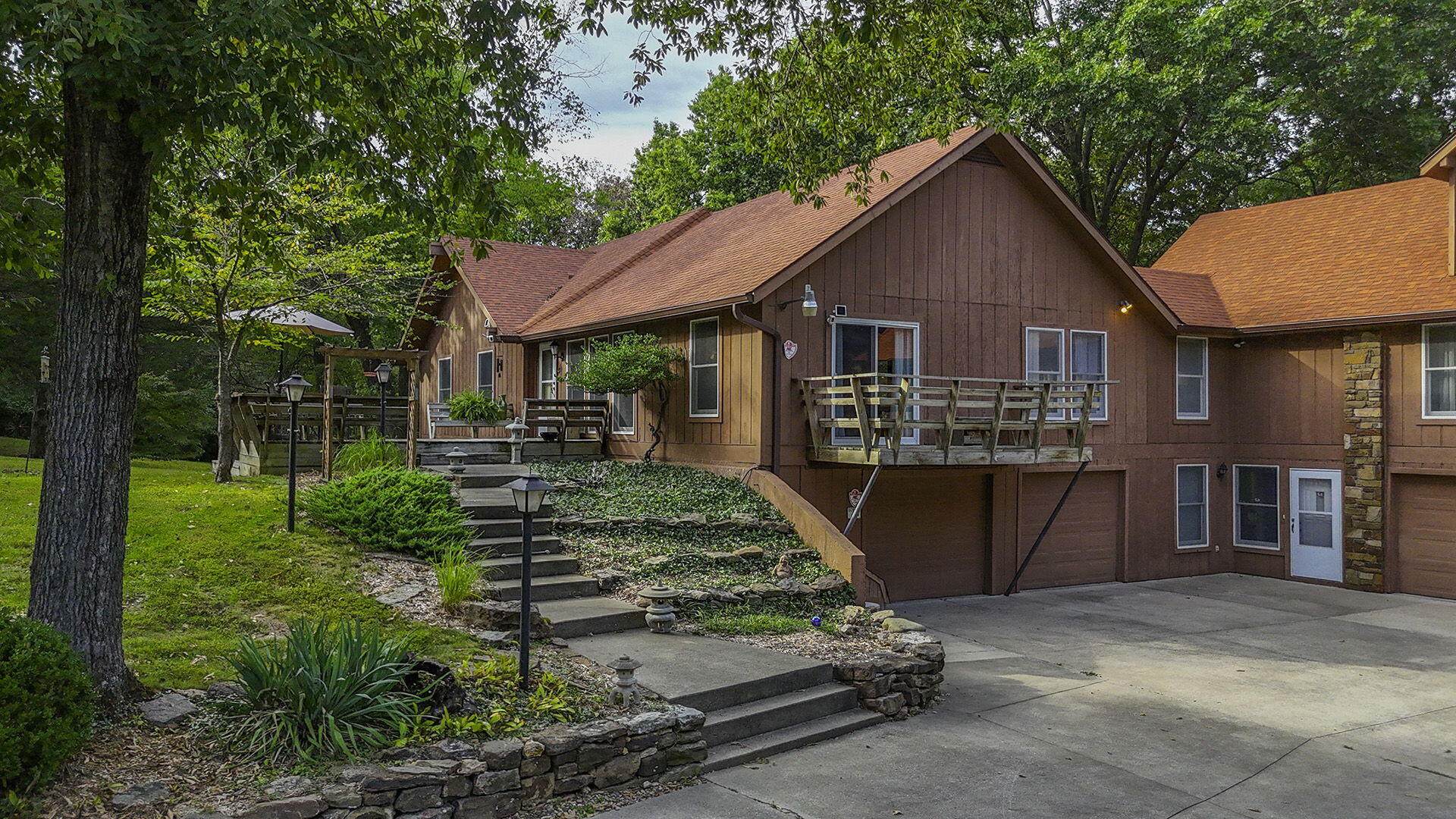 COLUMBIA, Missouri, 65203, United States, 5 Bedrooms Bedrooms, ,3 BathroomsBathrooms,Residential,For Sale,1975322