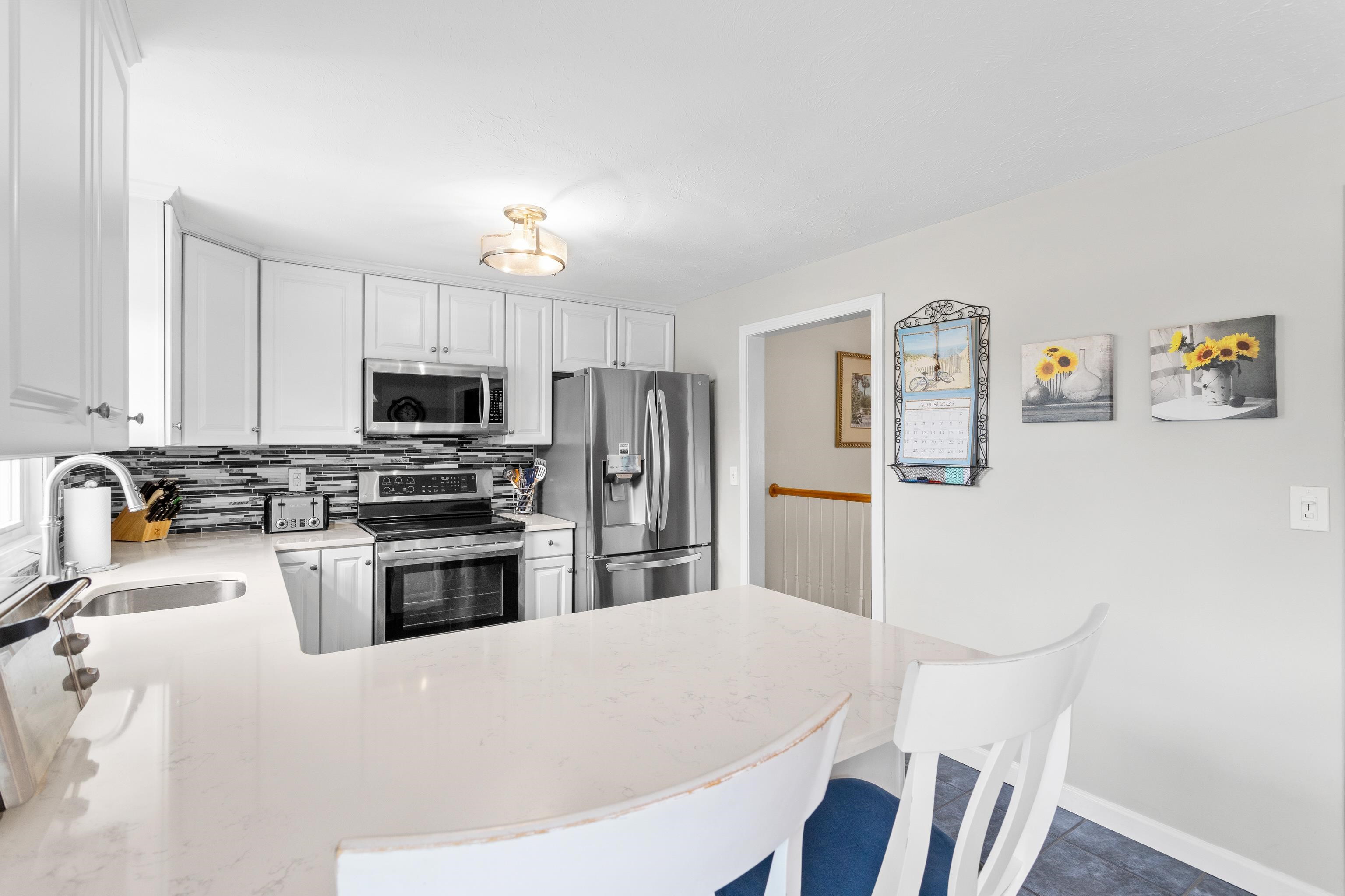 Pelham, New Hampshire, 03076, United States, 4 Bedrooms Bedrooms, ,3 BathroomsBathrooms,Residential,For Sale,1937373
